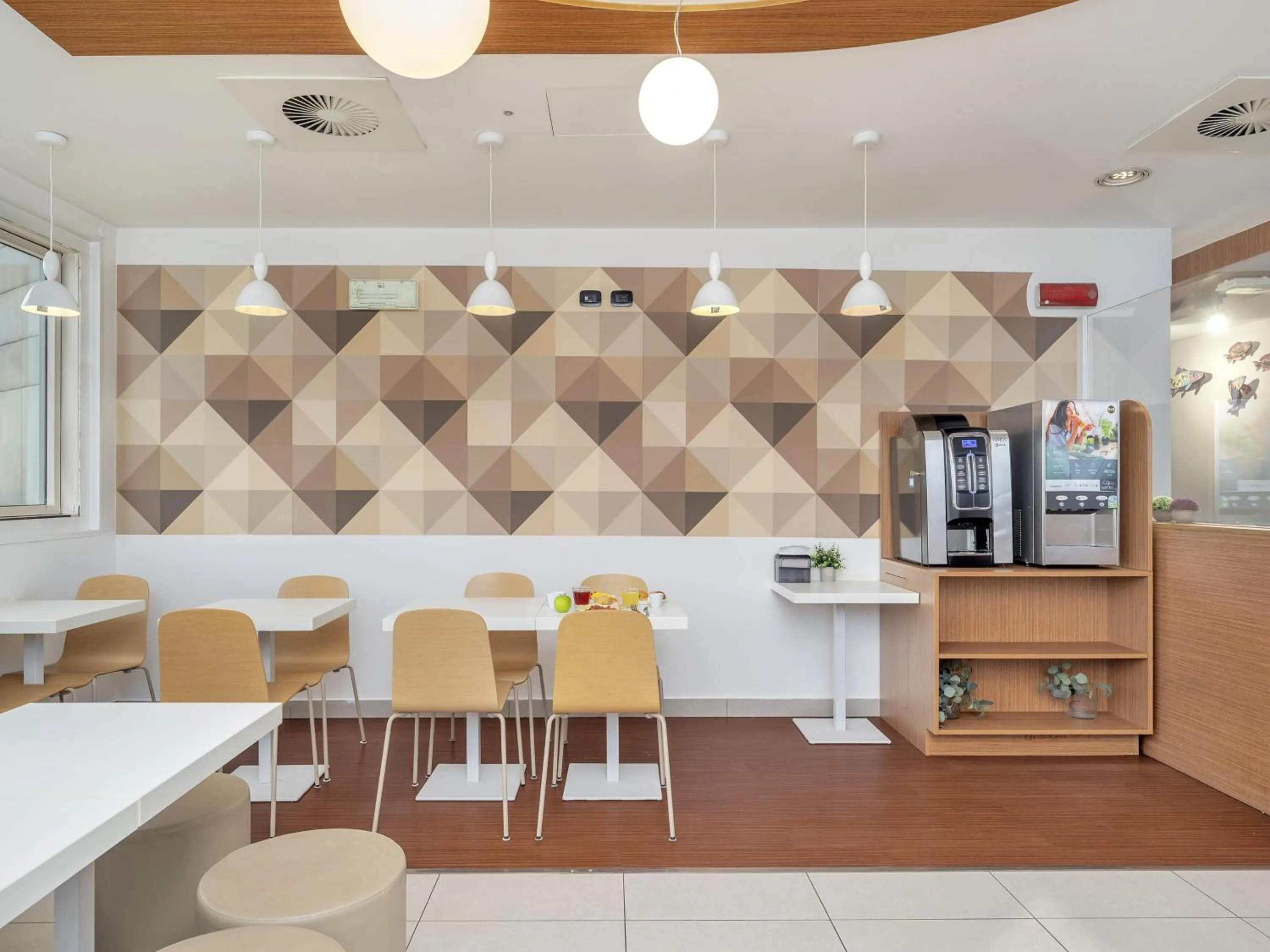 Lobby or reception in B&B Hotel Milano Cenisio Garibaldi