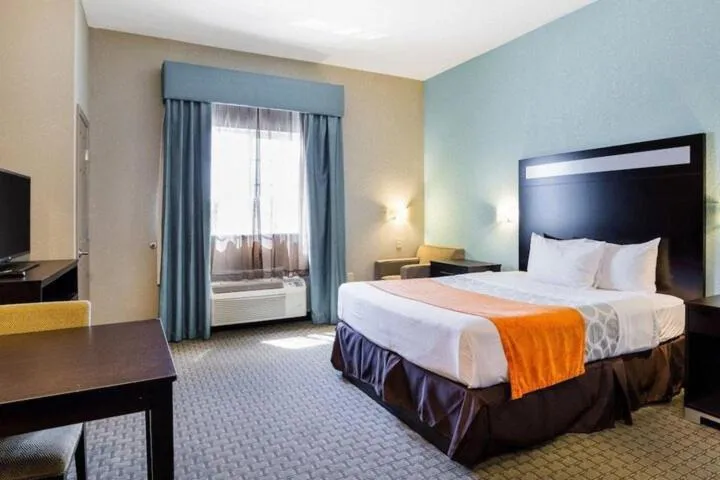 Bedroom, Bed in Hallmarc Studios