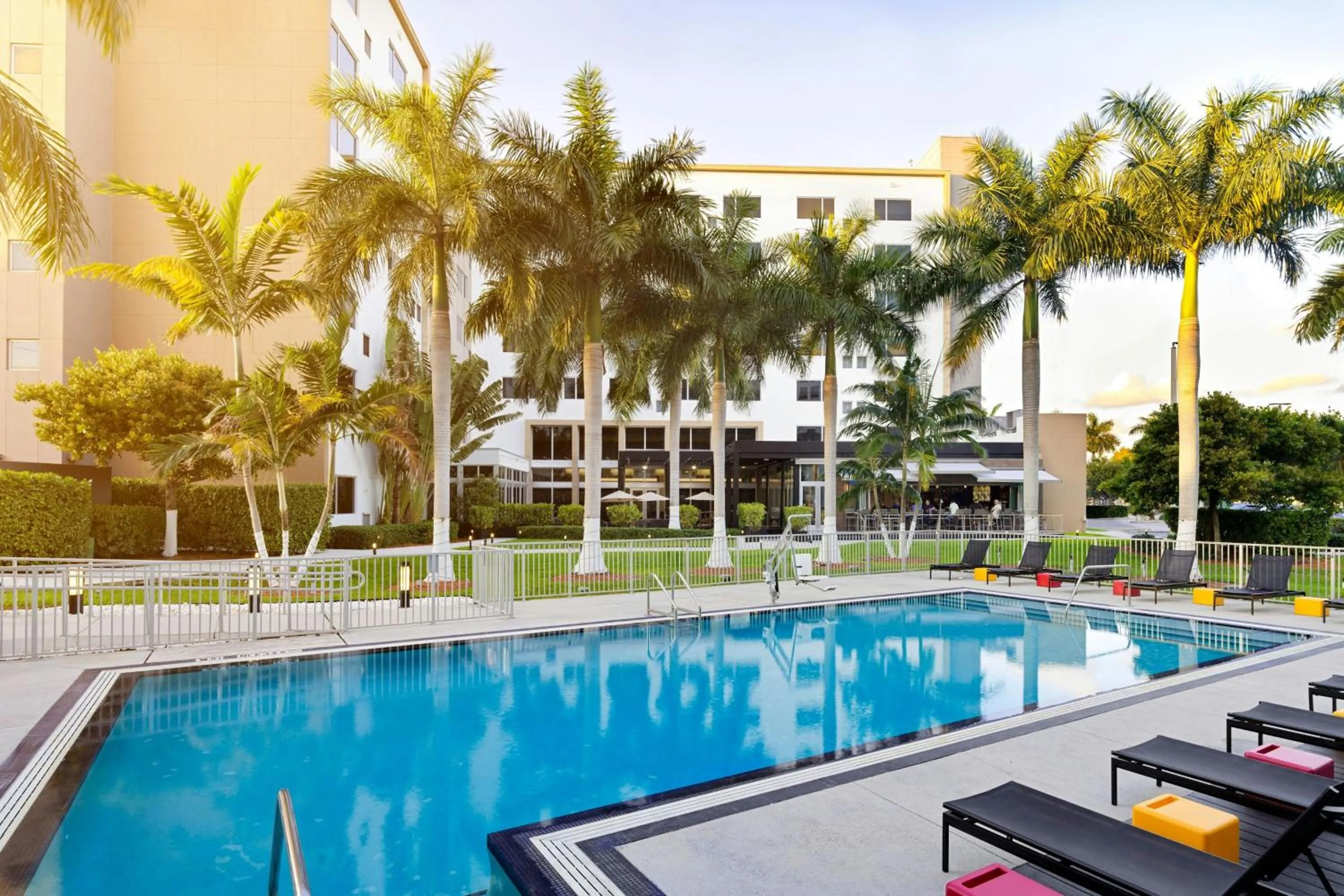 Swimming pool in Element Miami Doral