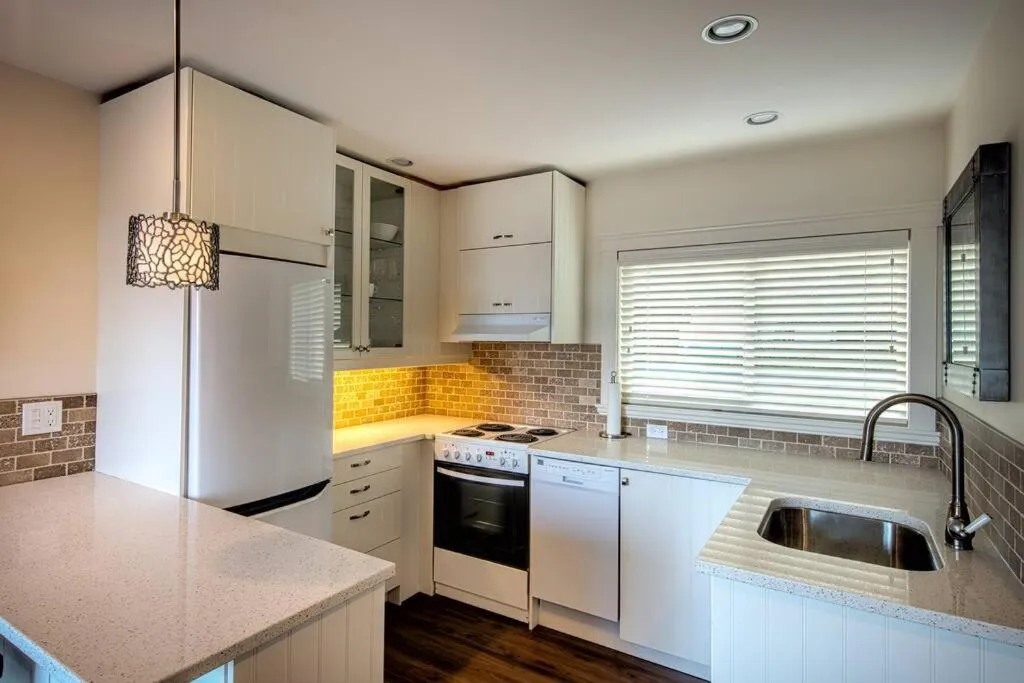 Qualicum Beach Ocean Suites