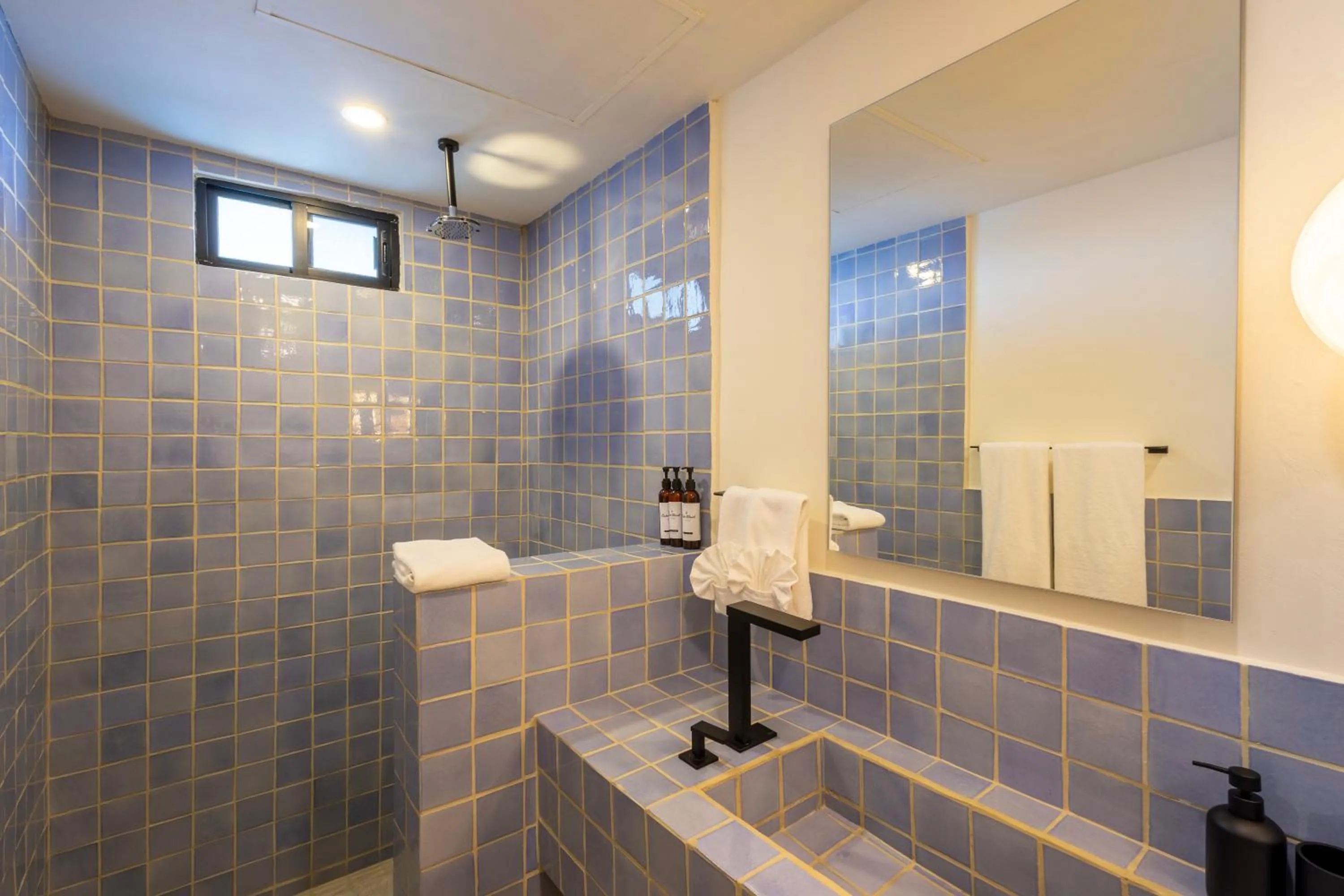 Bathroom in Cabo Break Hotel