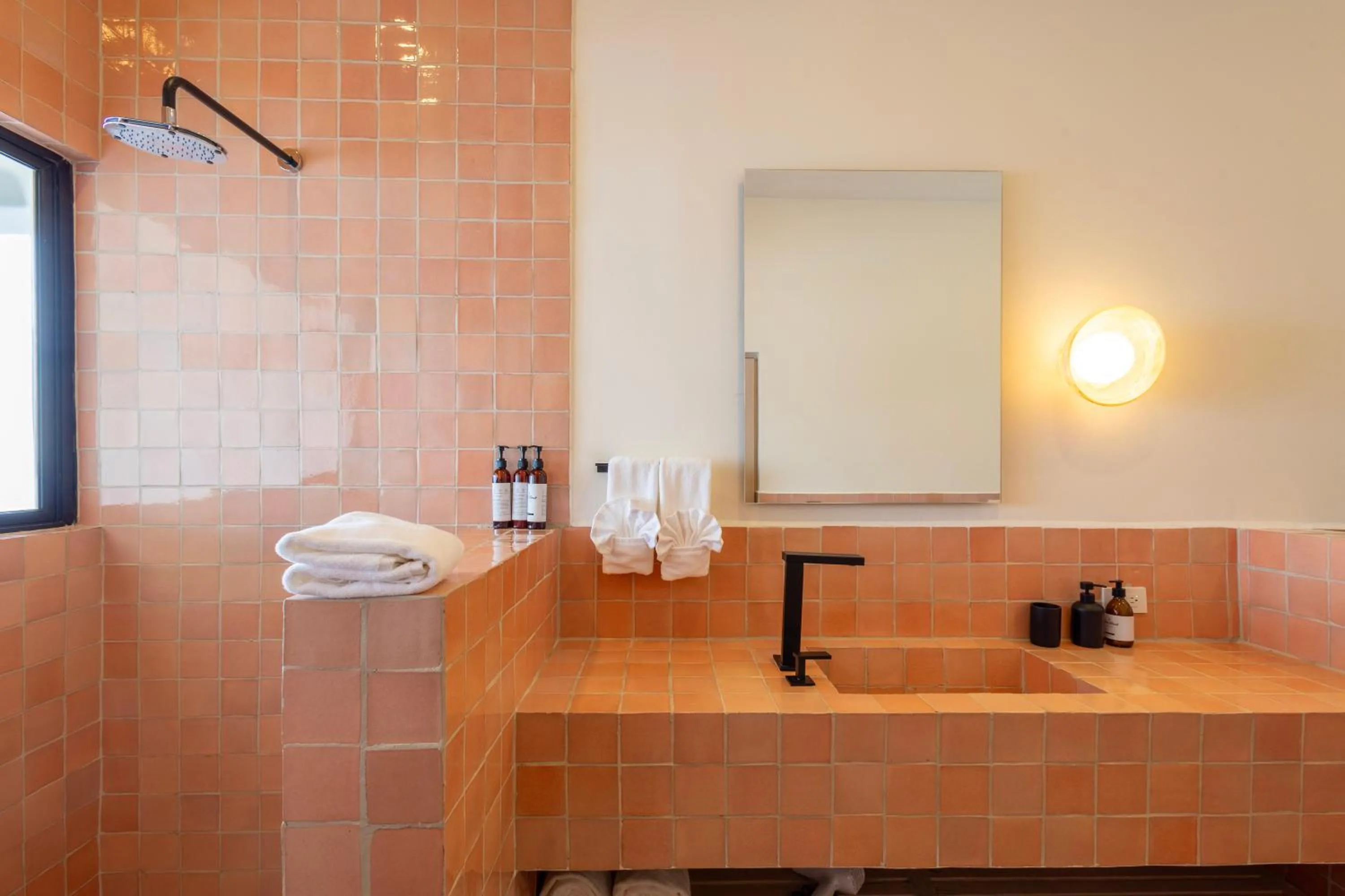 Bathroom in Cabo Break Hotel