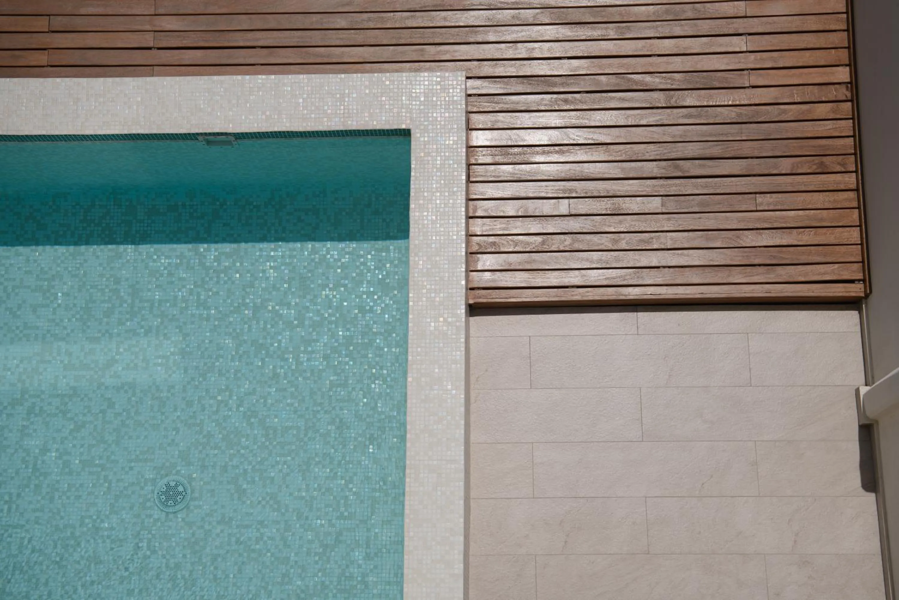 Swimming pool in Cabo Break Hotel