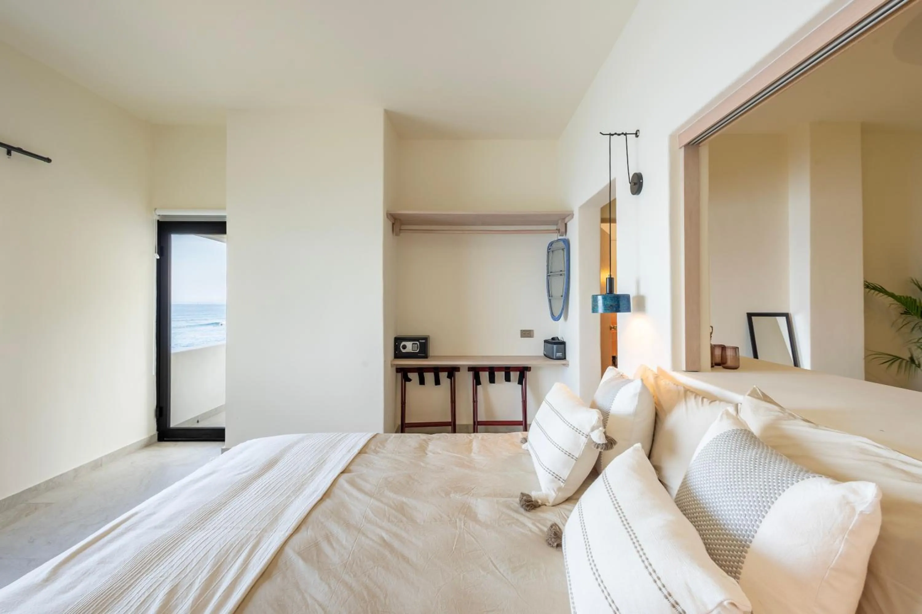 Bed in Cabo Break Hotel