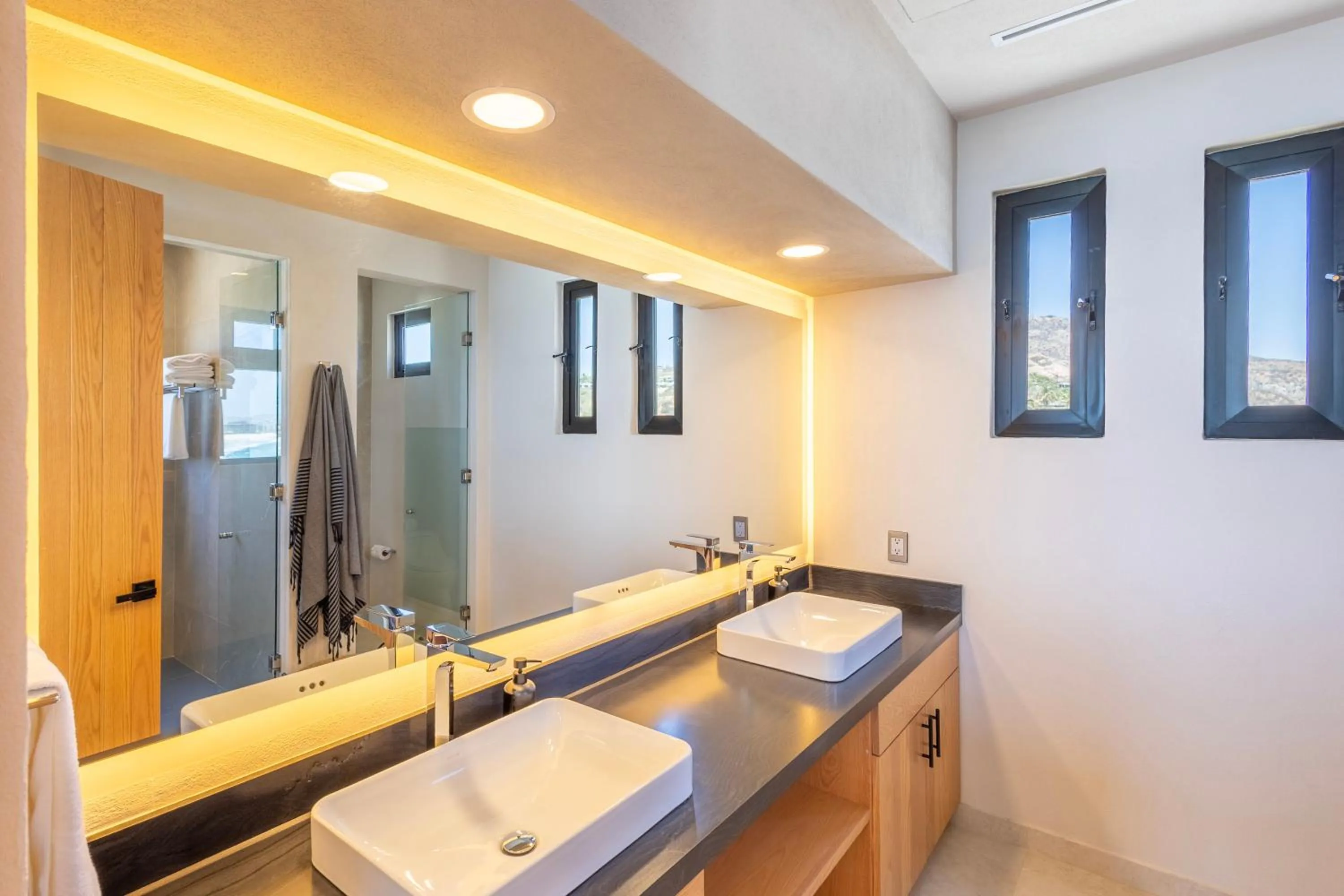 Bathroom in Cabo Break Hotel