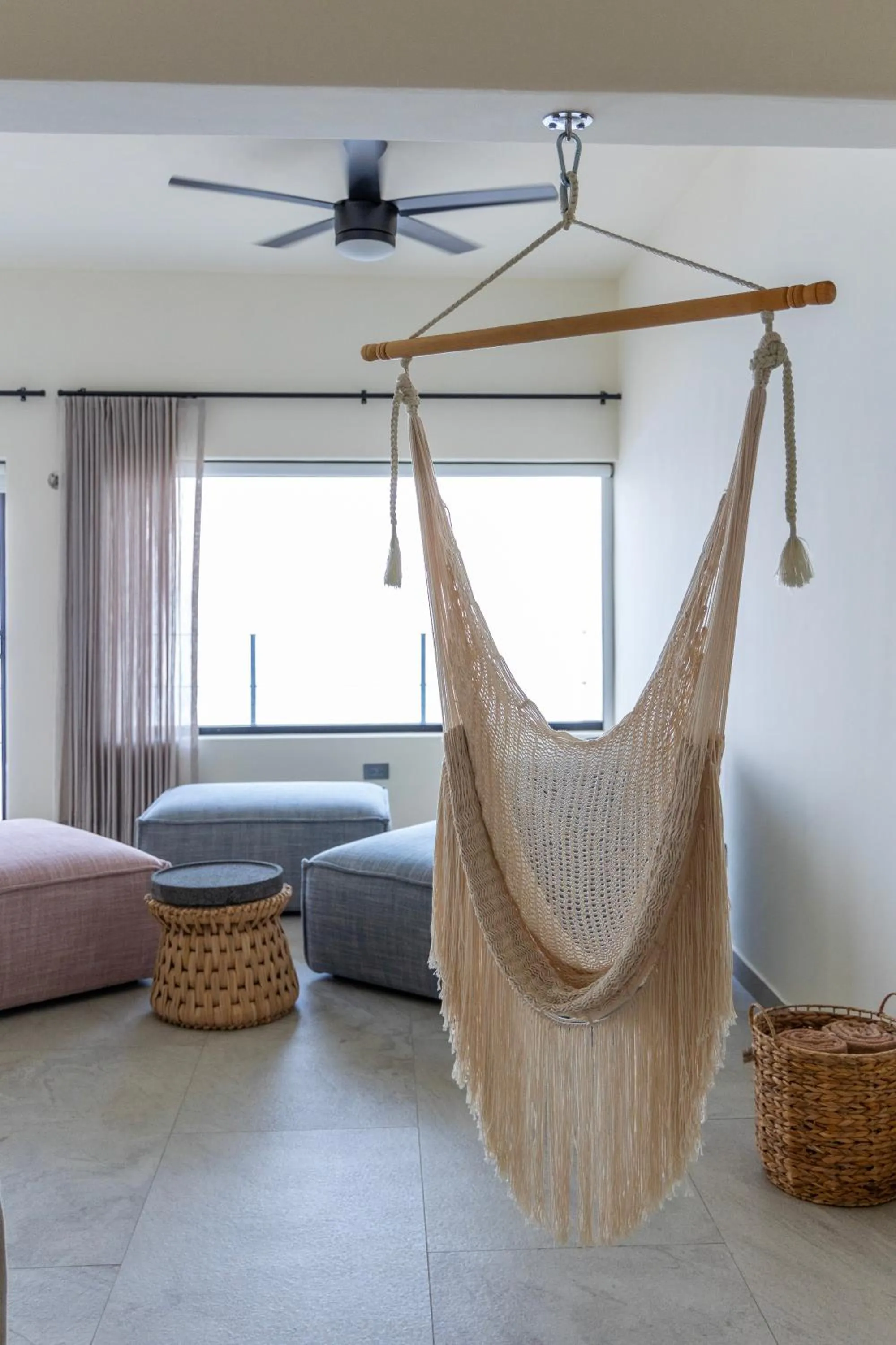 Living room in Cabo Break Hotel