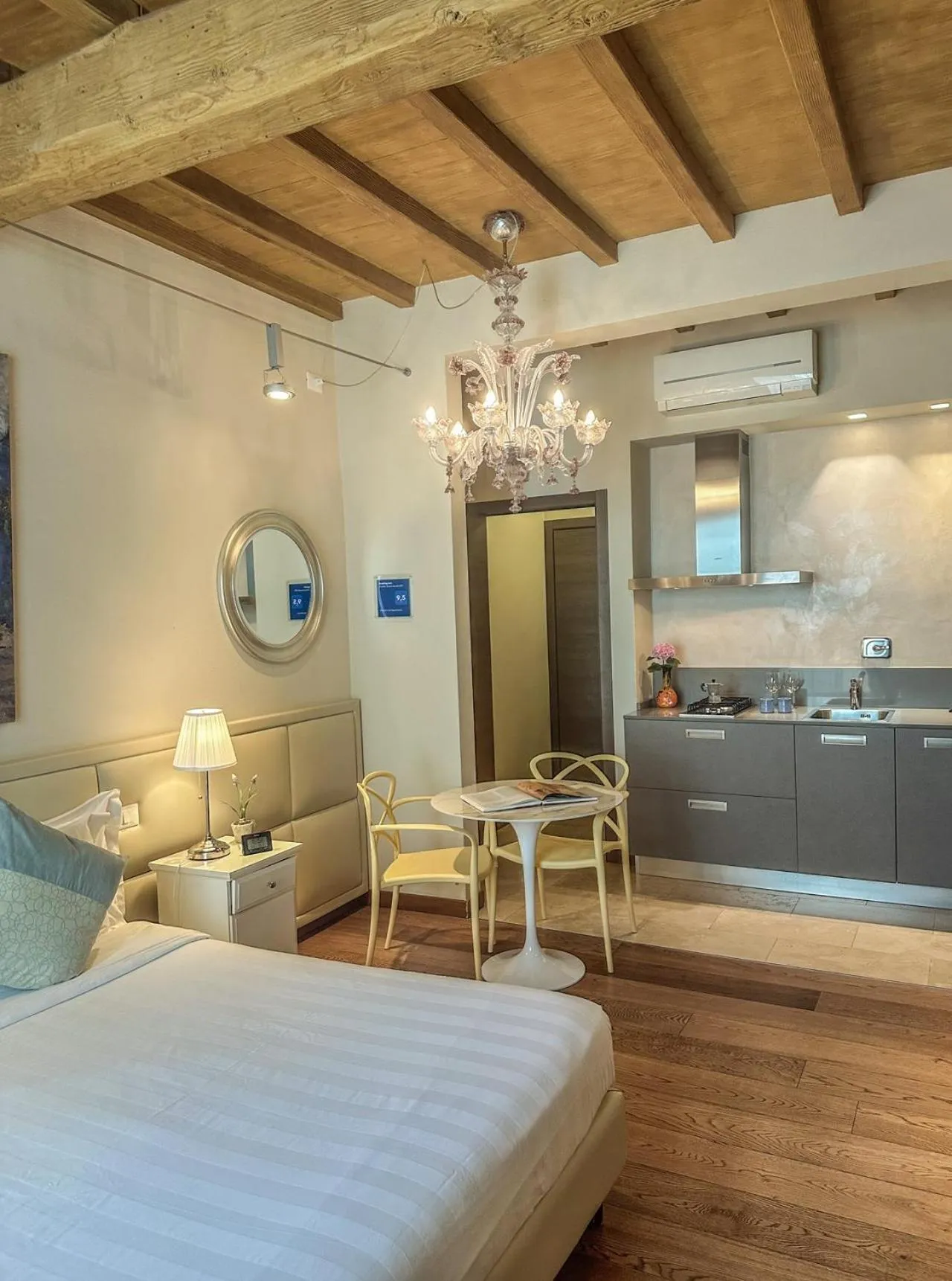 kitchen, Bed in Florence Art Apartments