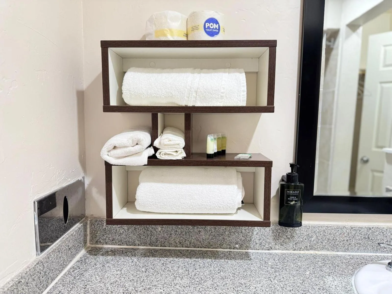 Shower in Alien Residence Inn