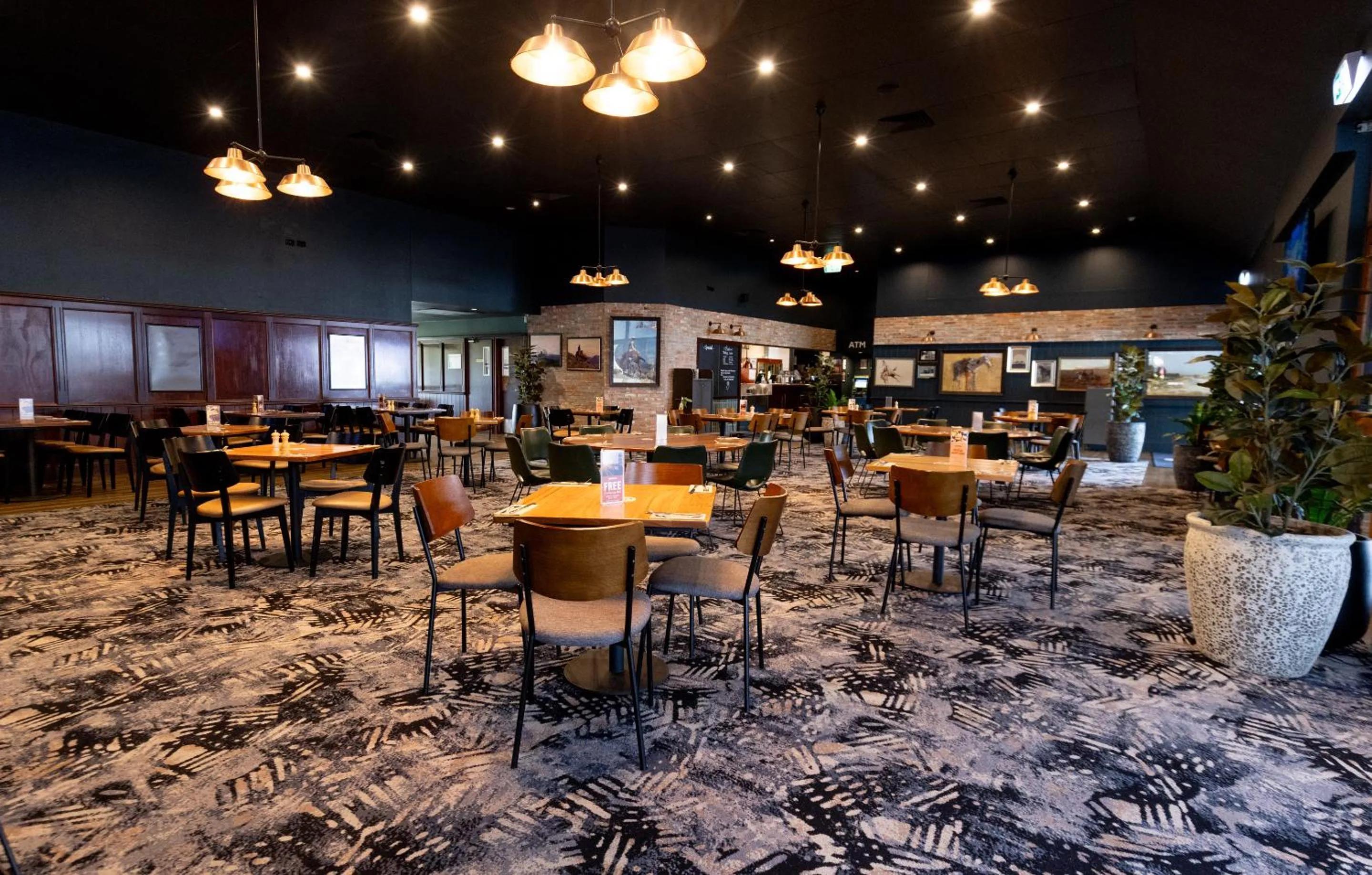 Restaurant/places to eat in Sundowner Hotel Motel