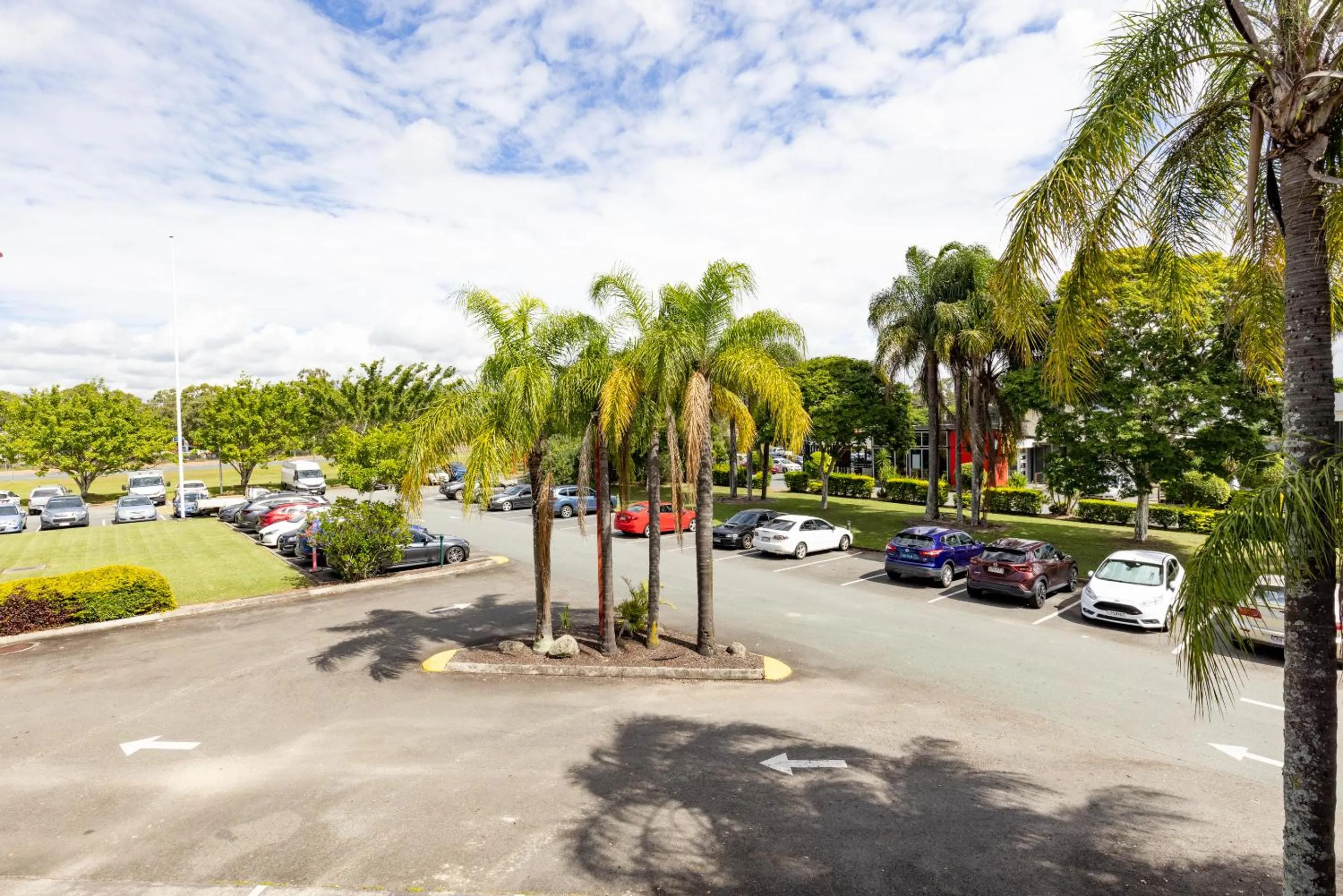 Parking in Sundowner Hotel Motel