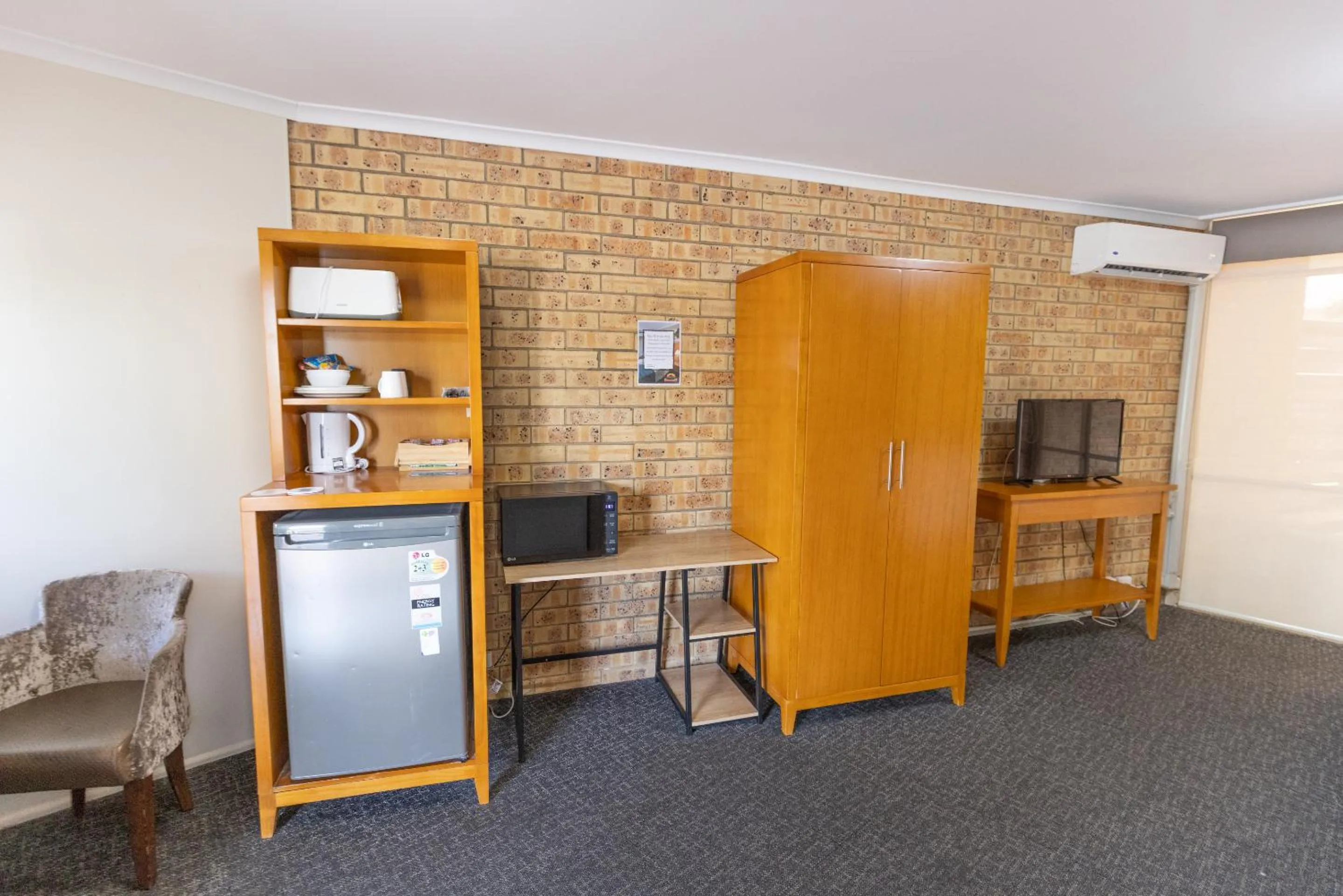 Coffee/tea facilities in Sundowner Hotel Motel