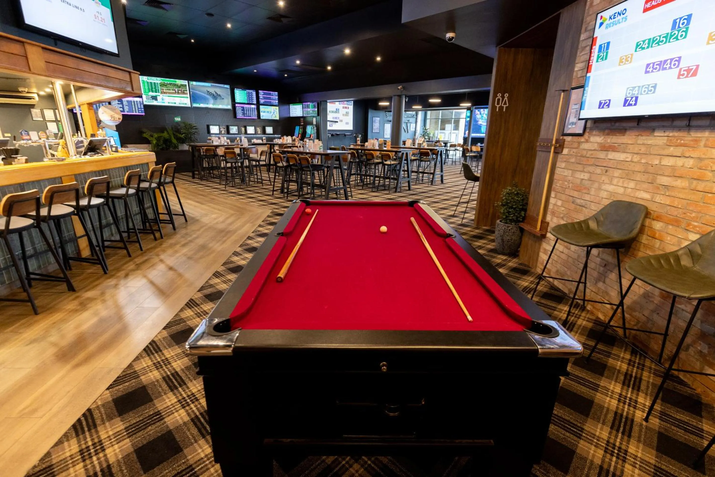 Billiard in Sundowner Hotel Motel