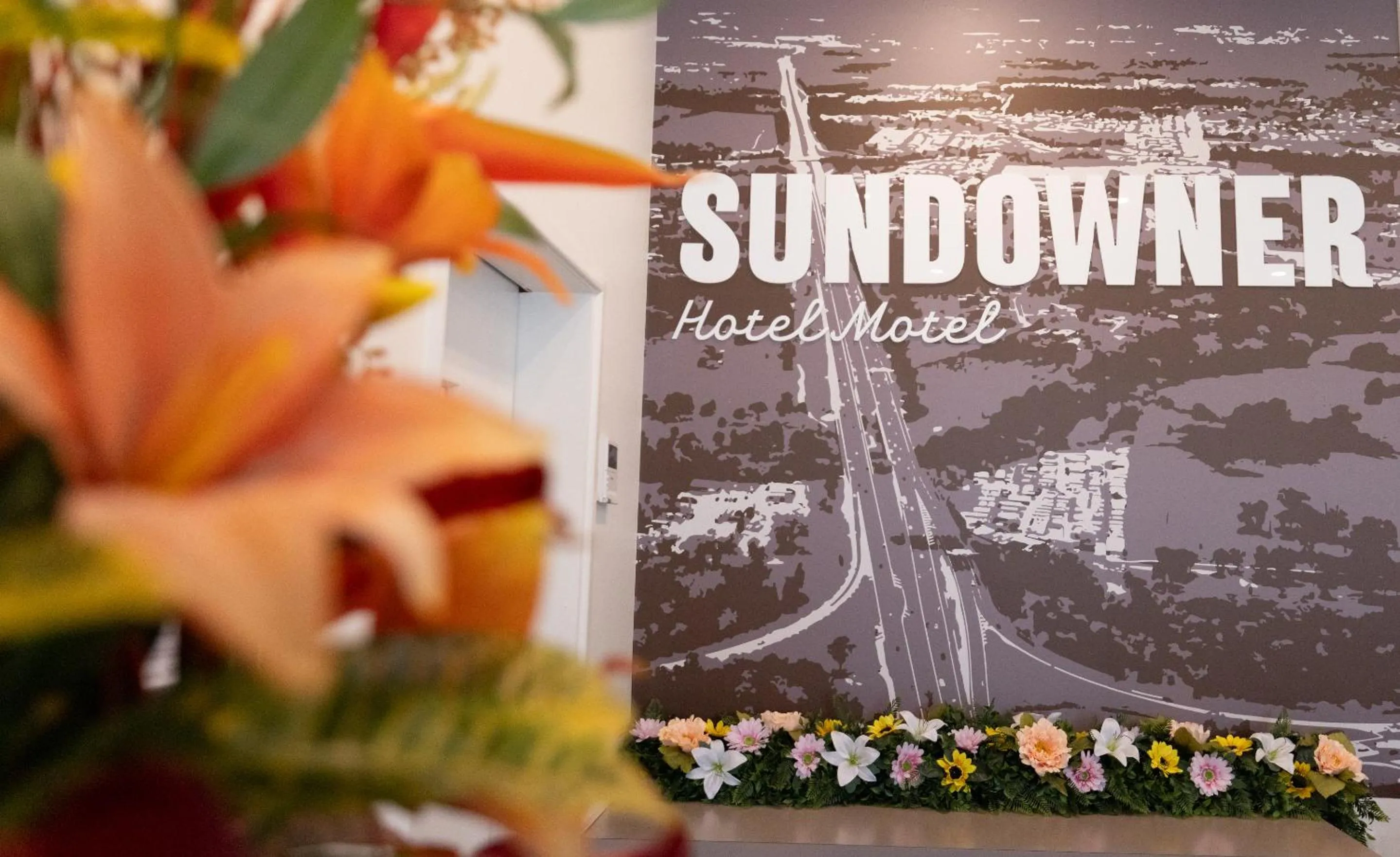 Lobby or reception in Sundowner Hotel Motel