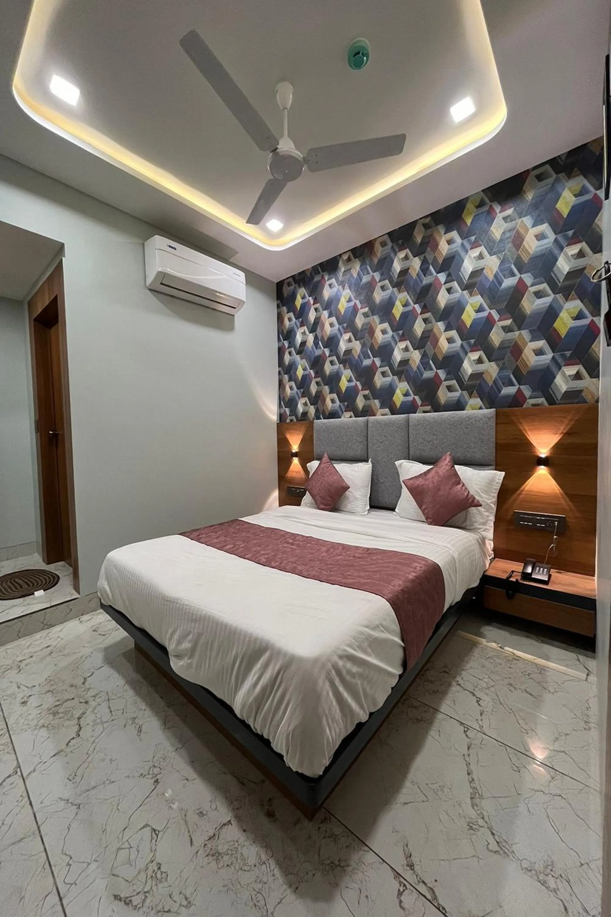 Bedroom, Bed in Hotel Moon Light Isanpur Ahmedabad