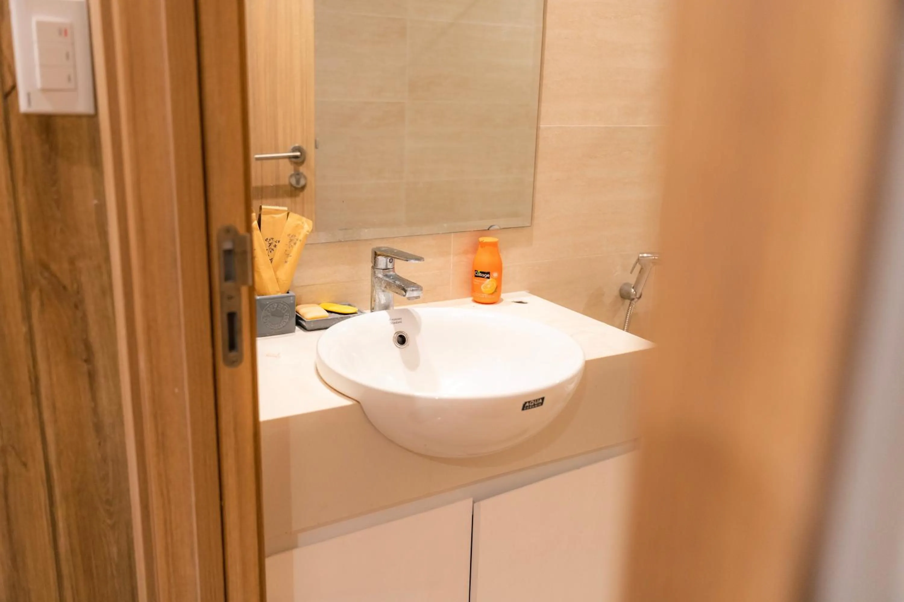 Shower in Susu'home - Căn hộ view biển - Trung tâm Bãi Cháy