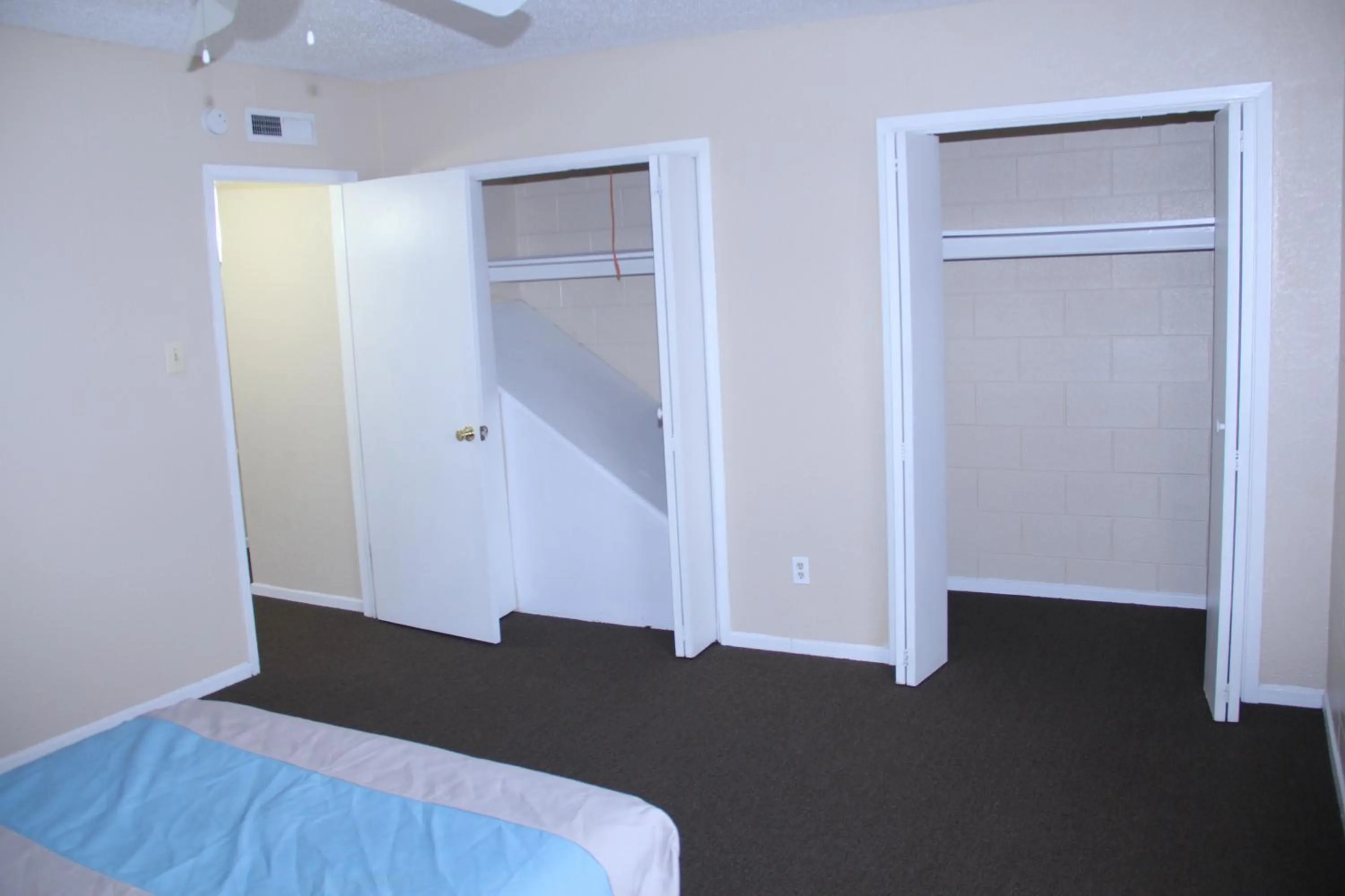 TV and multimedia in Super Lodge Motel El Paso