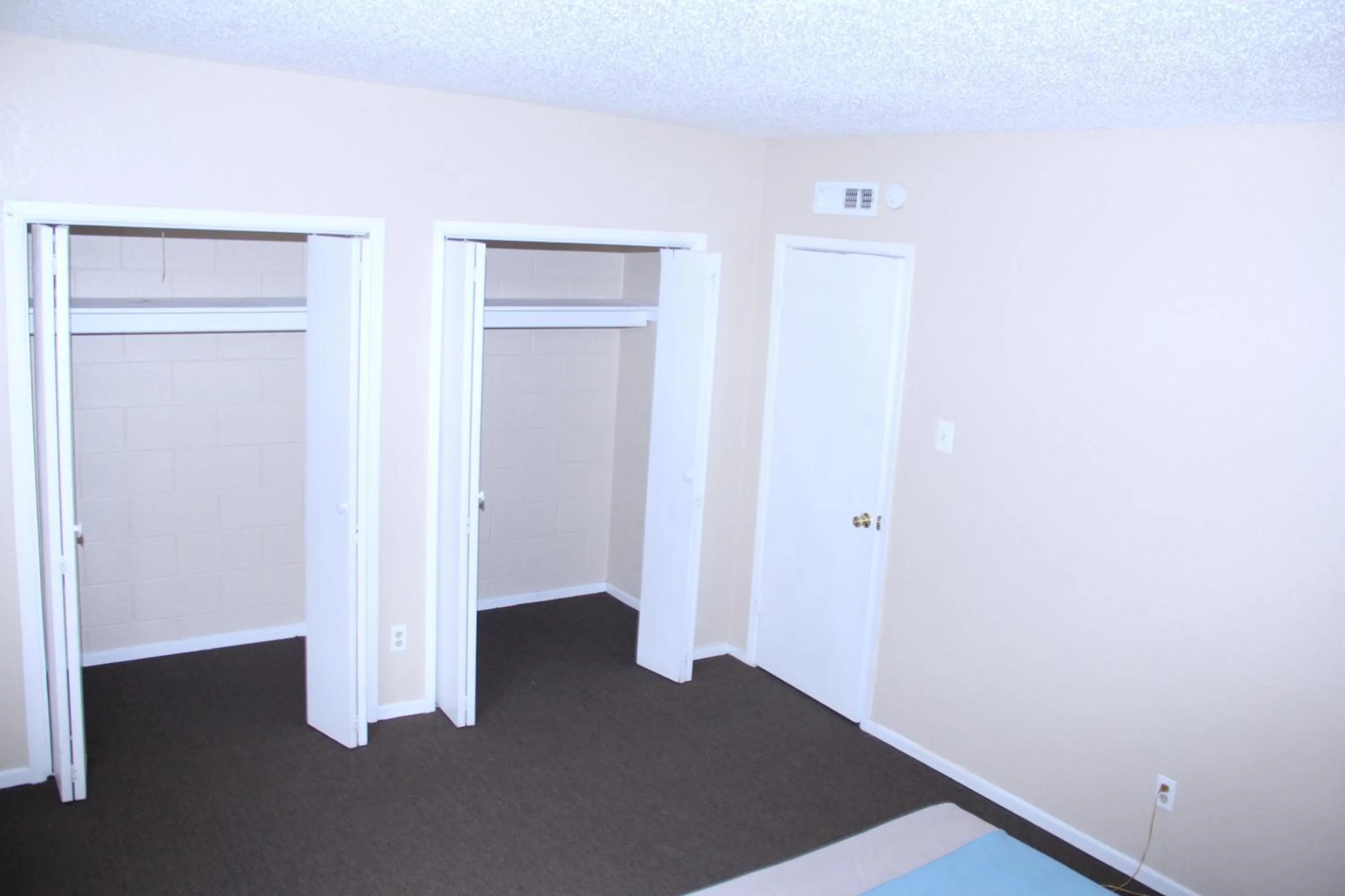 TV and multimedia in Super Lodge Motel El Paso