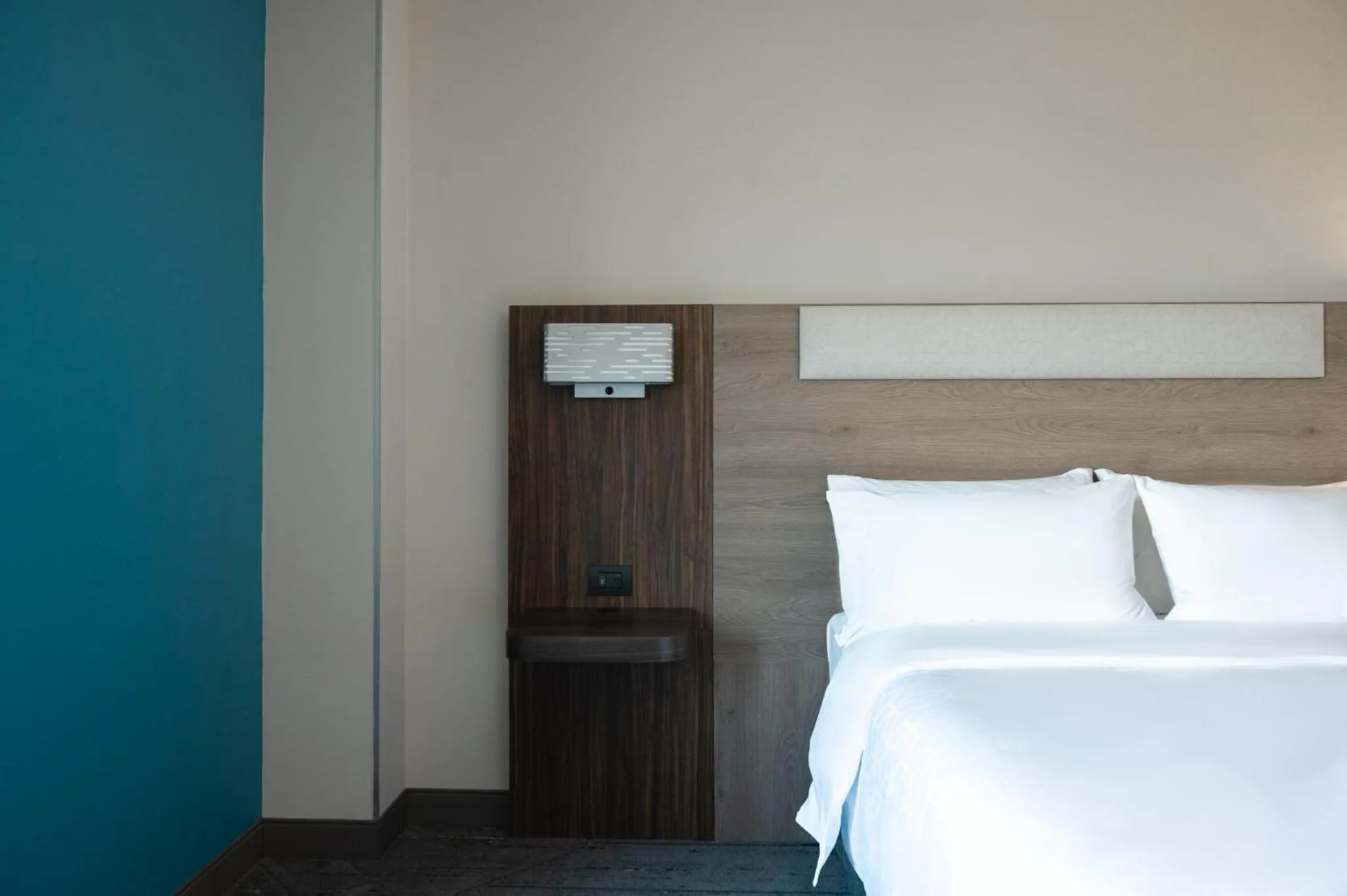 Photo of the whole room, Bed in Holiday Inn Express Mexico City Satelite by IHG