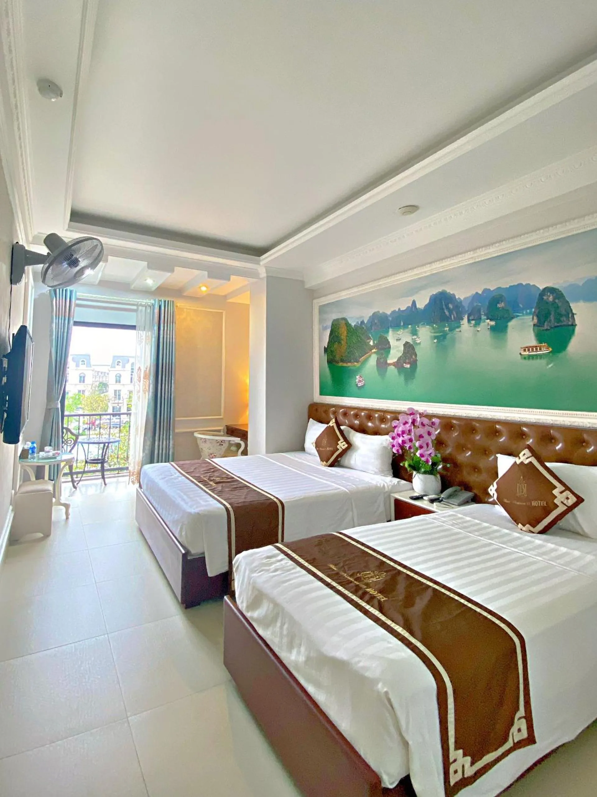 Property building, Bed in Blue Diamond Hotel