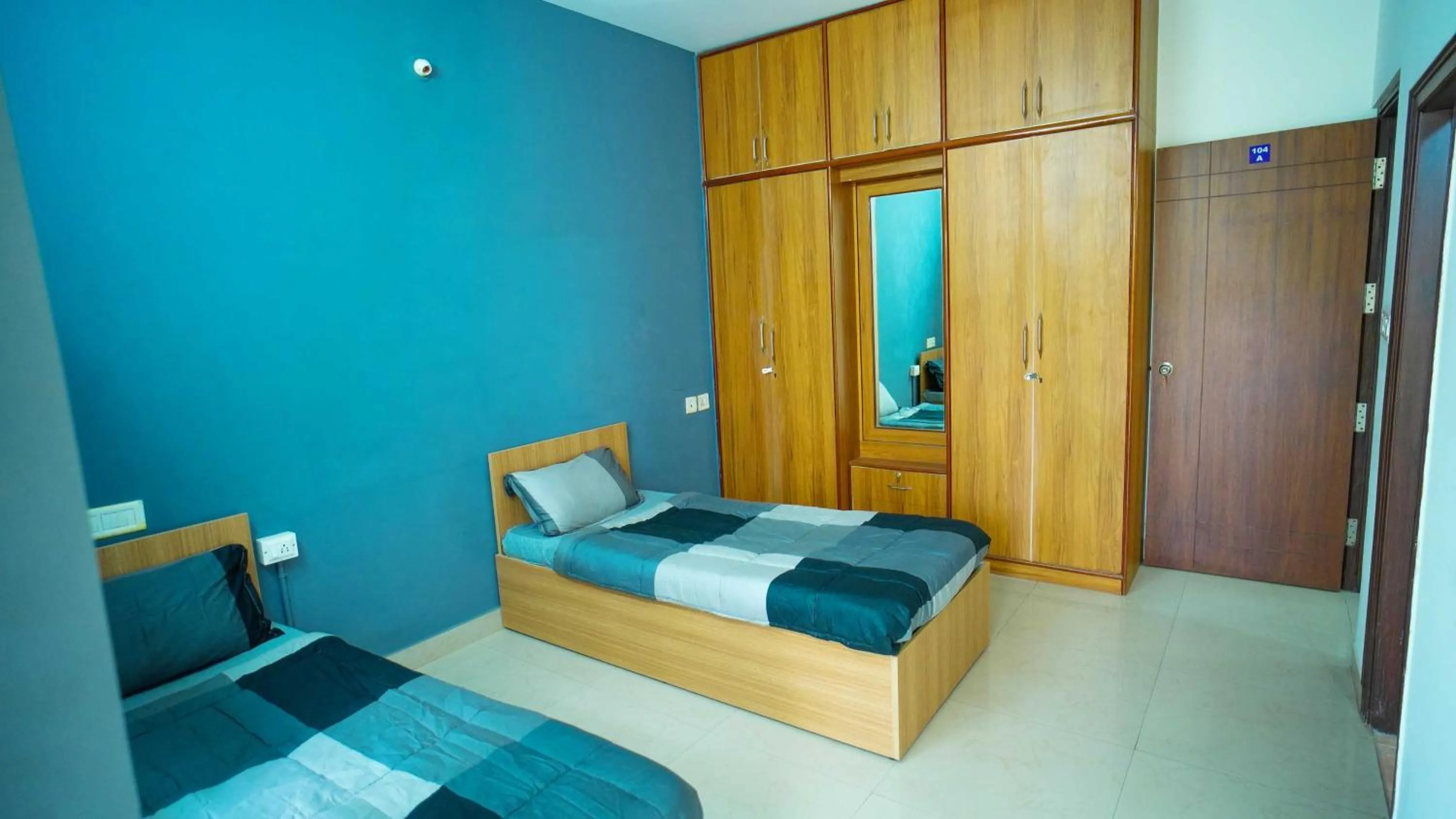 Bedroom, Bed in Hotel O Local Square Manyata