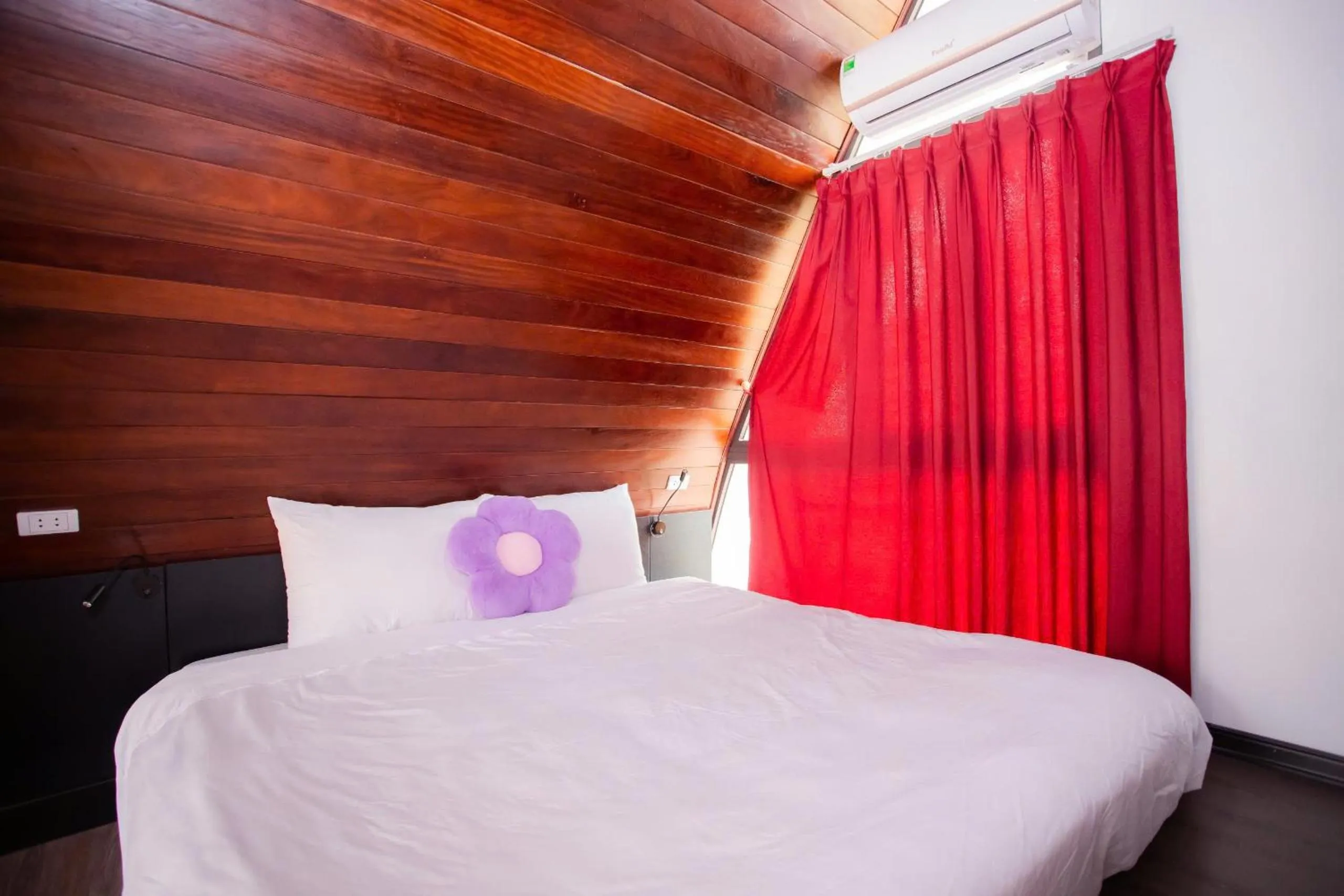 Bed in King Bavi Resort