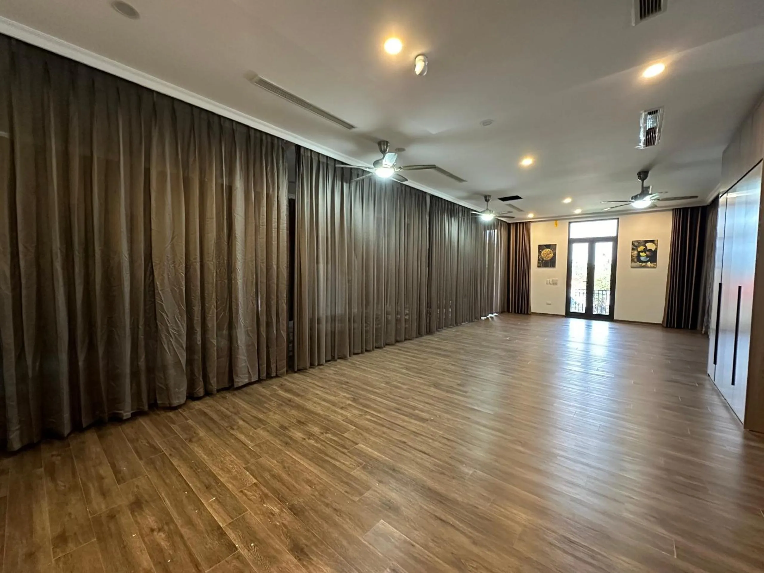 Bedroom in King Bavi Resort