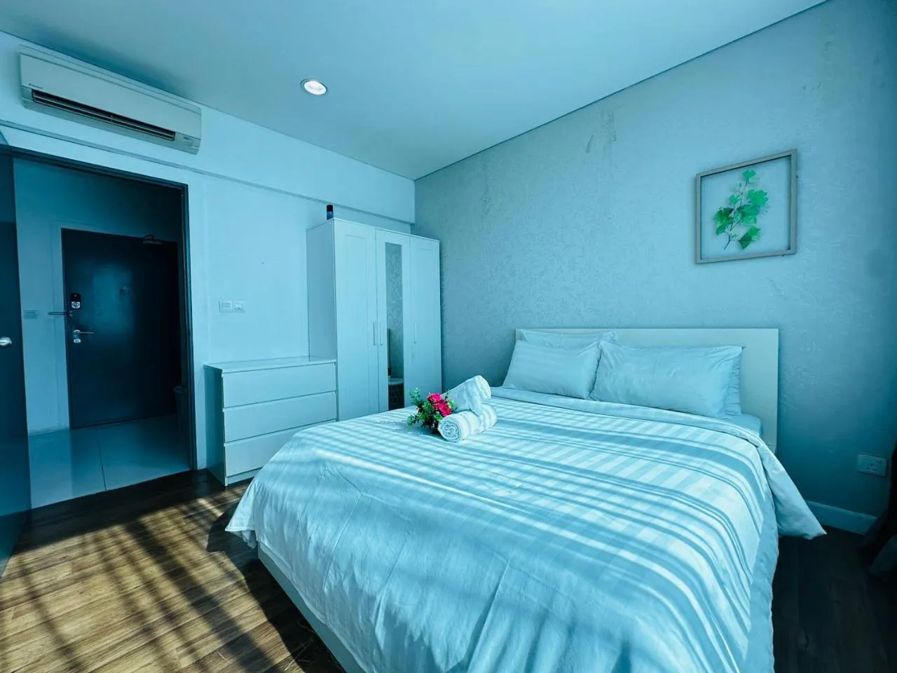 Bed in Summer Suites KLCC by Luna KL