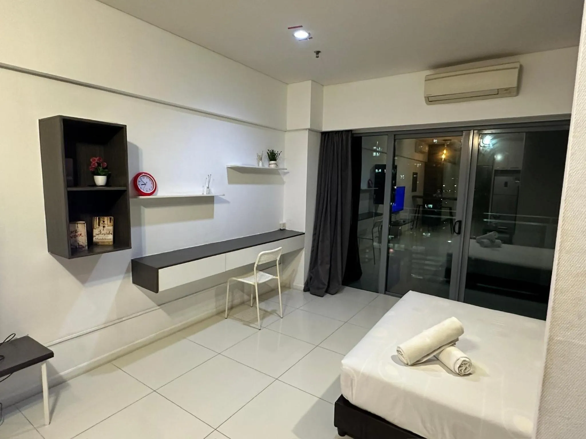 Bed in Summer Suites KLCC by Luna KL