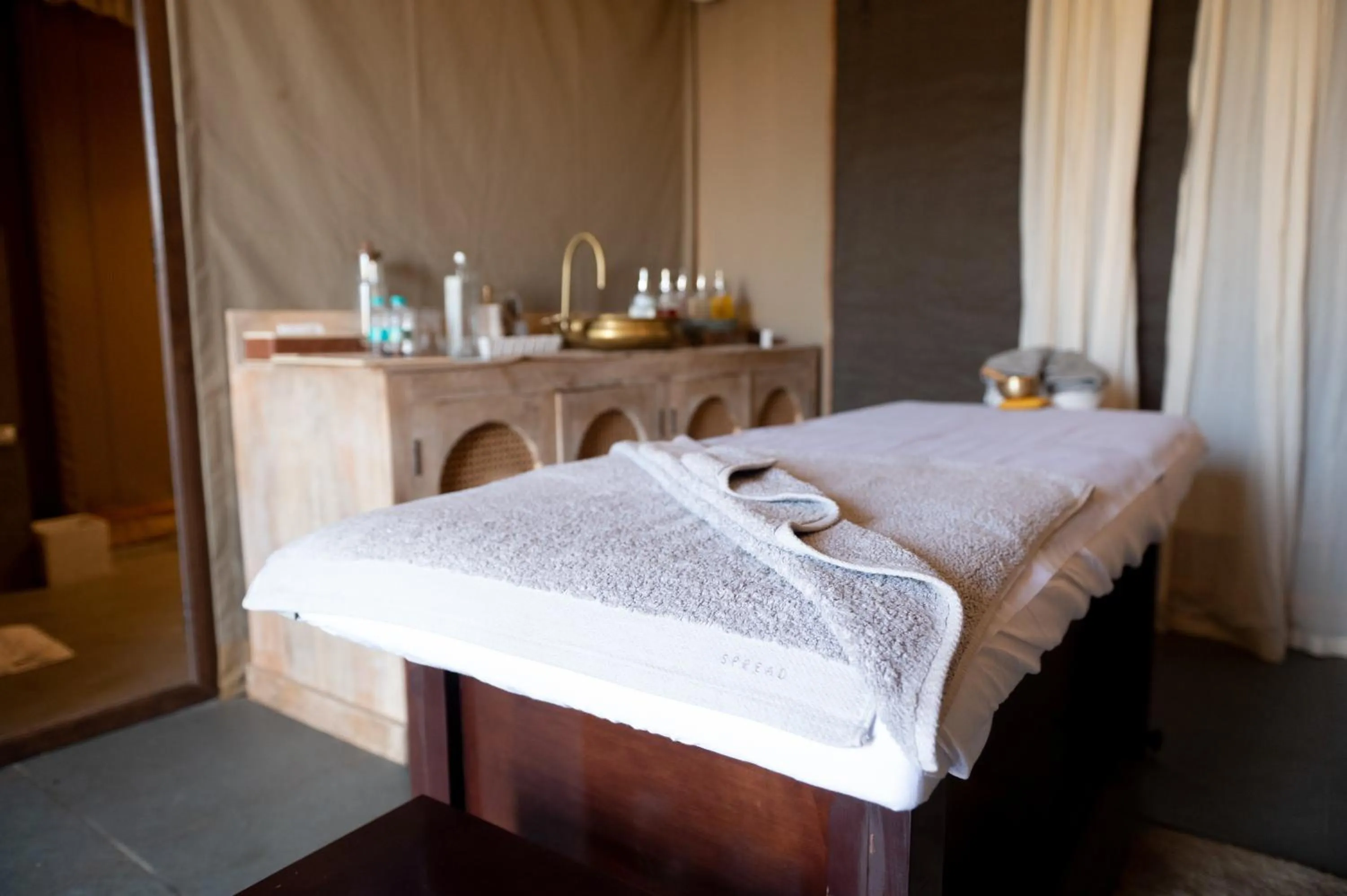 Spa and wellness centre/facilities, Bed in Sangam Farms