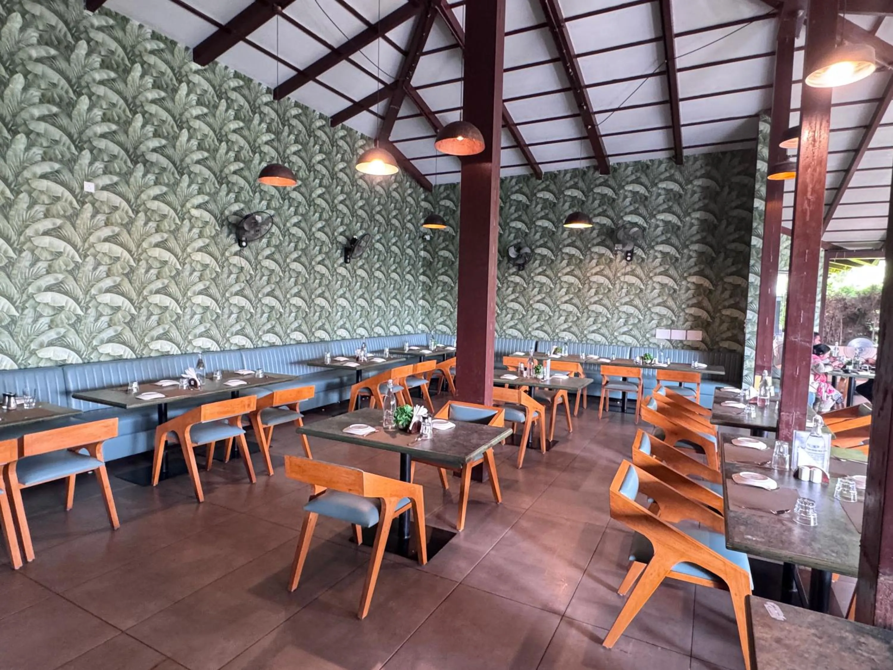 Restaurant/places to eat in Veerdency Luxury resort