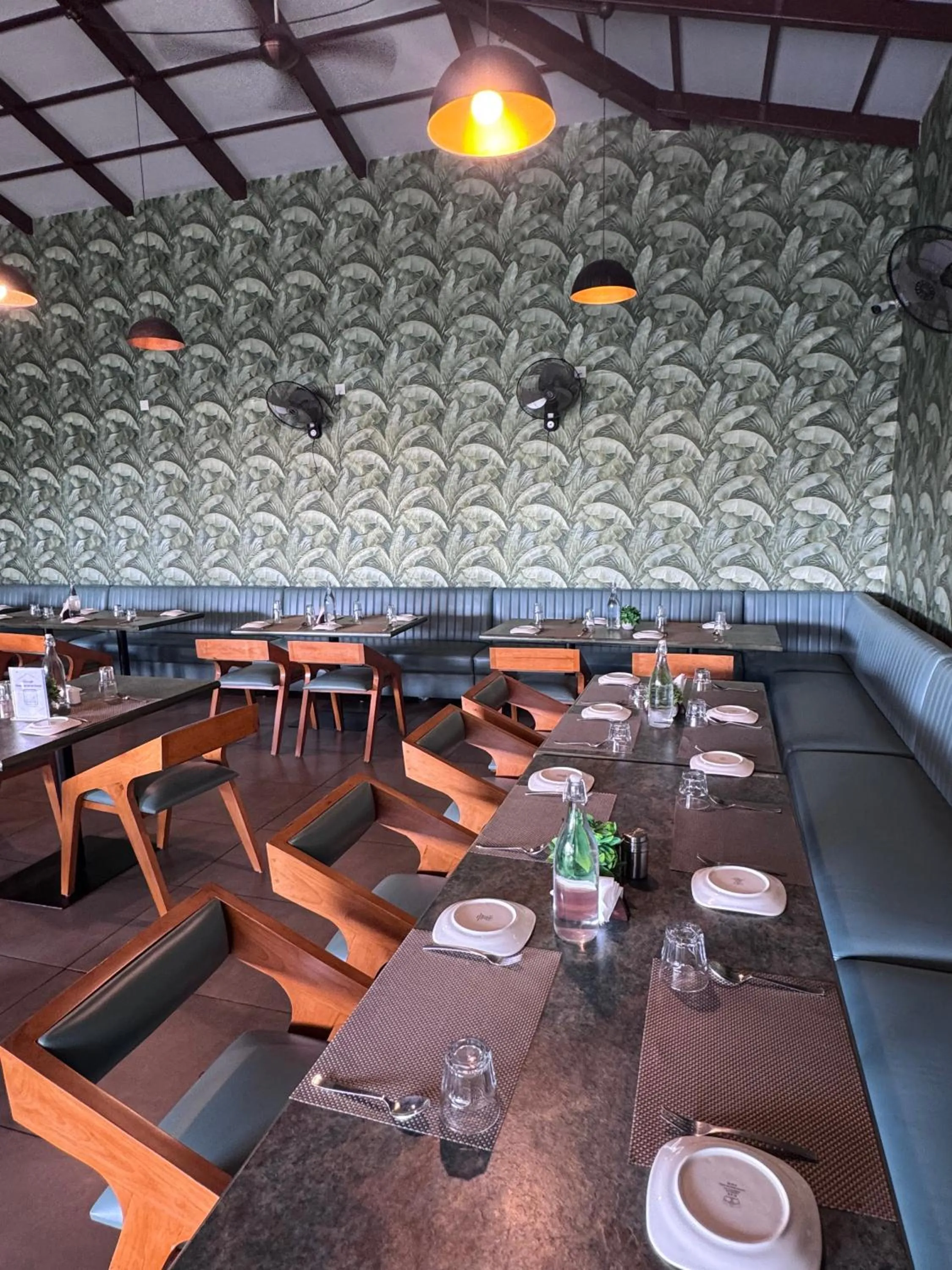 Restaurant/places to eat in Veerdency Luxury resort