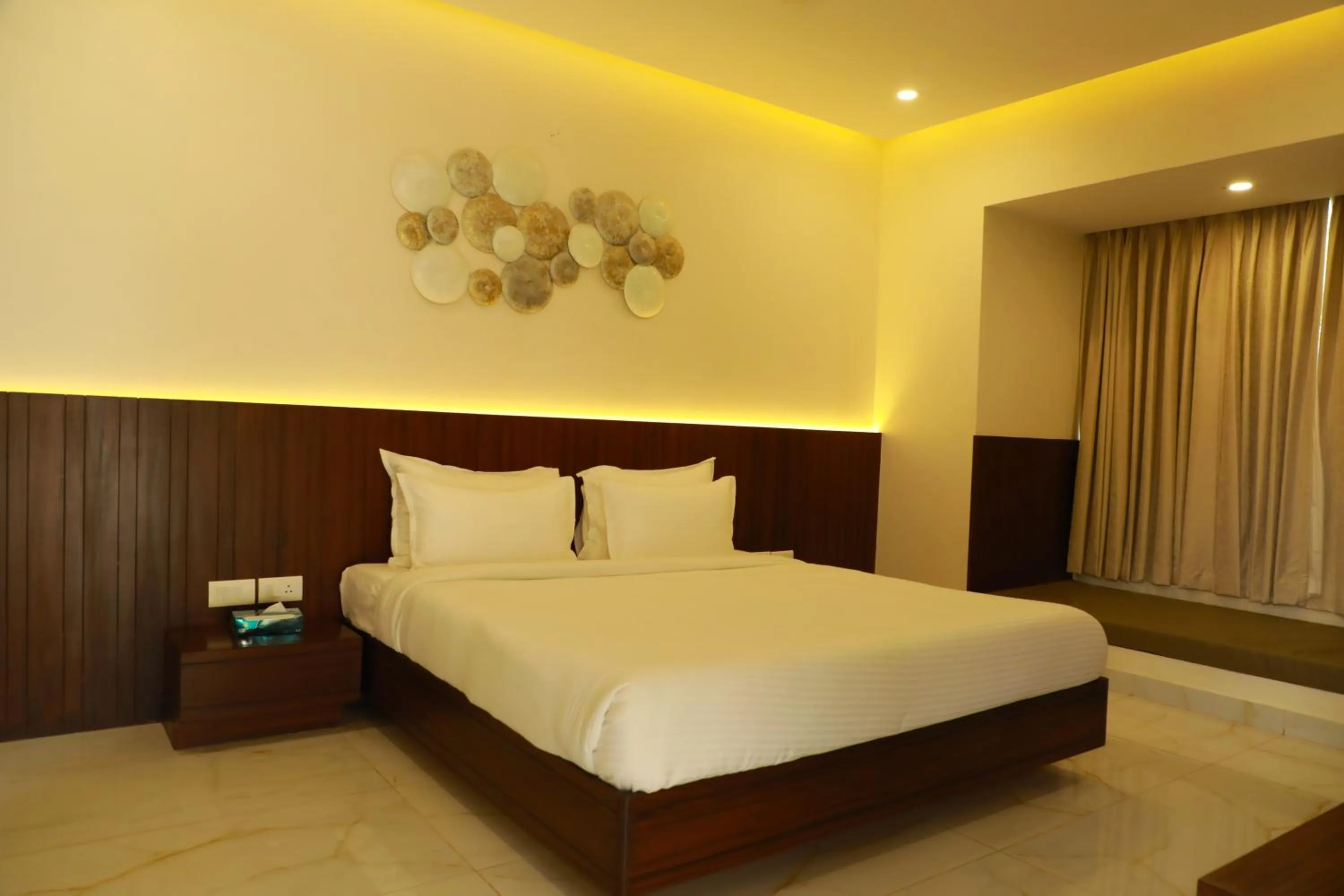 Bedroom, Bed in Veerdency Luxury resort