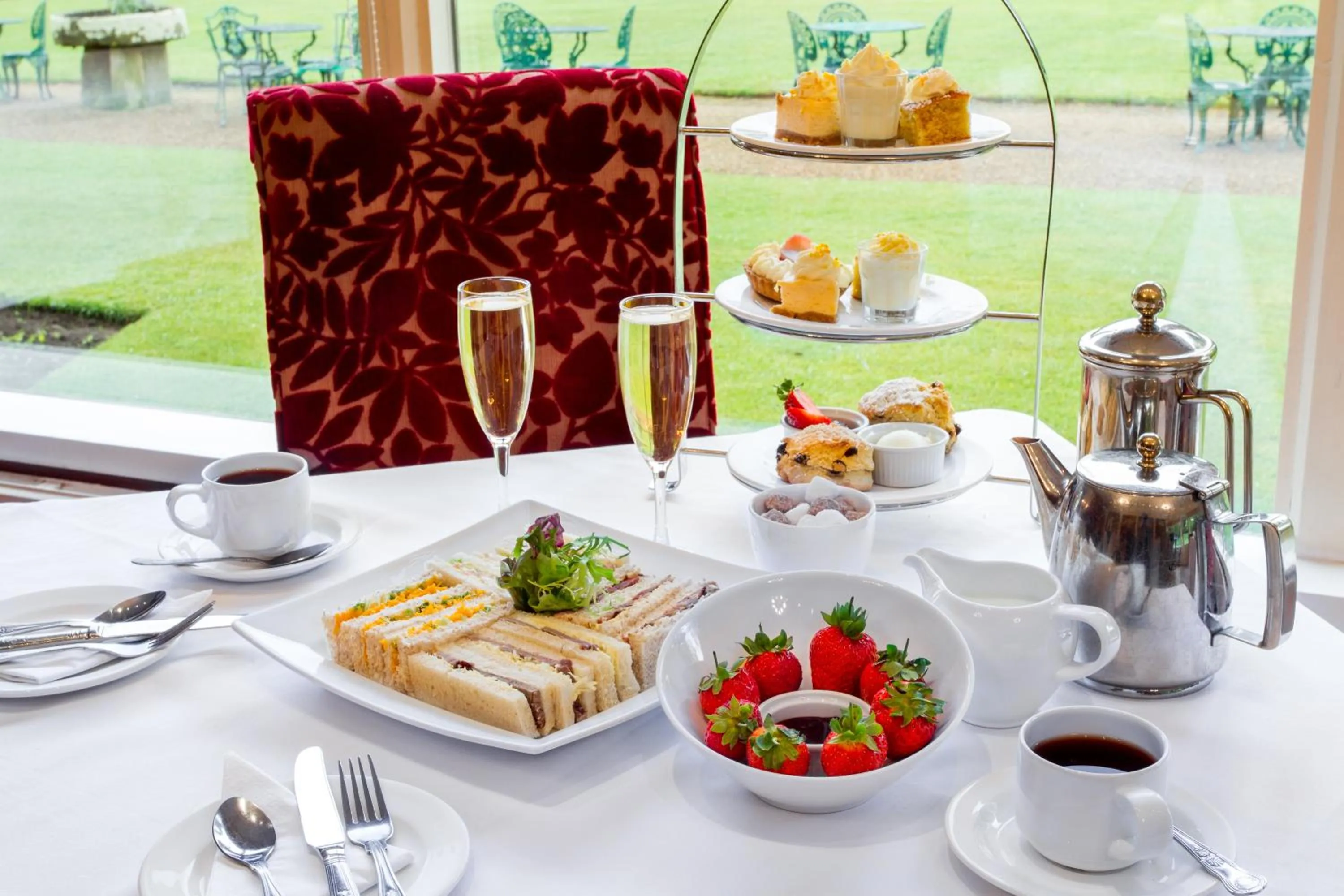 Restaurant/places to eat in Grinkle Park Hotel