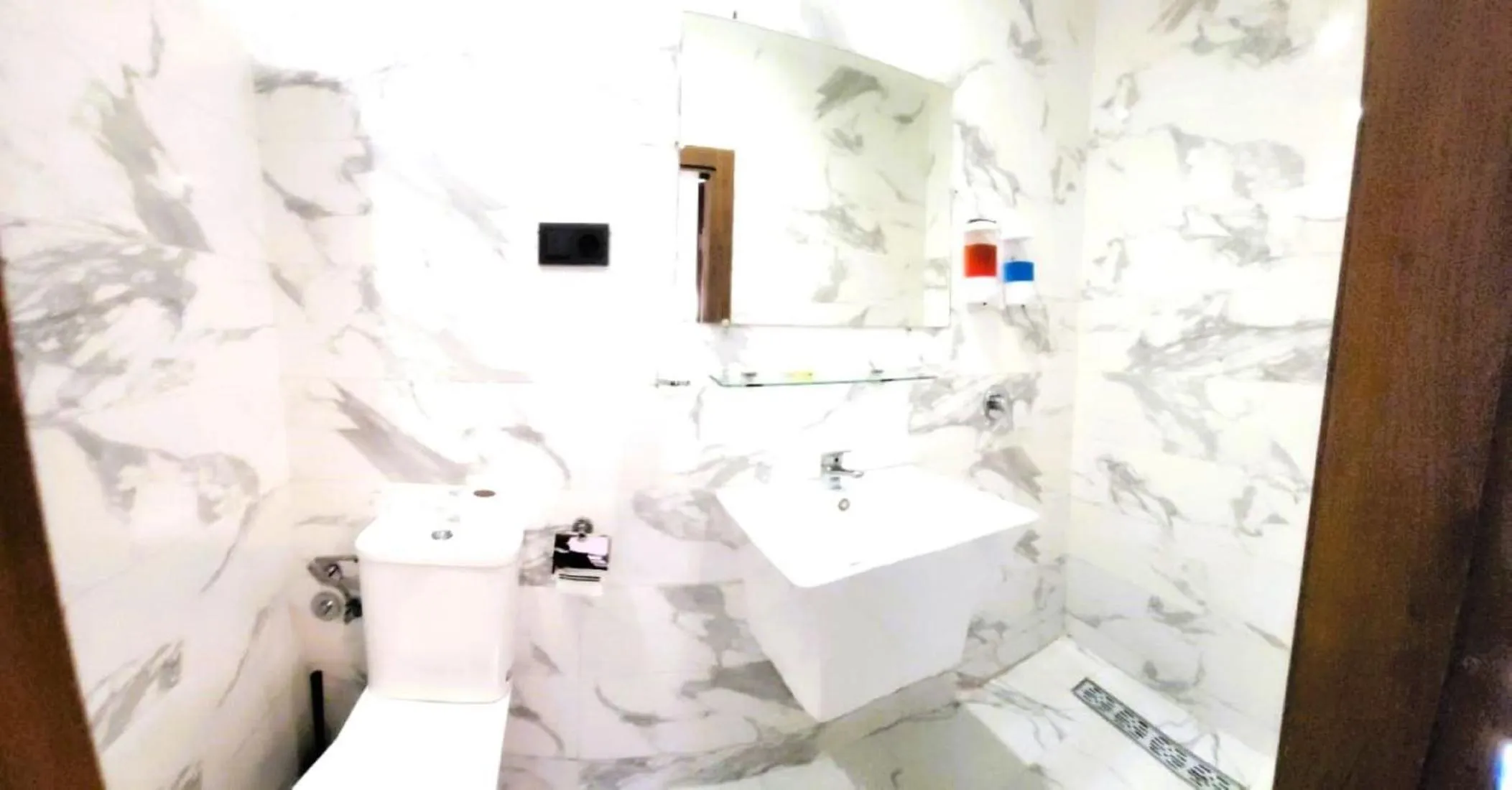 Bathroom in The Hotel Syracuse