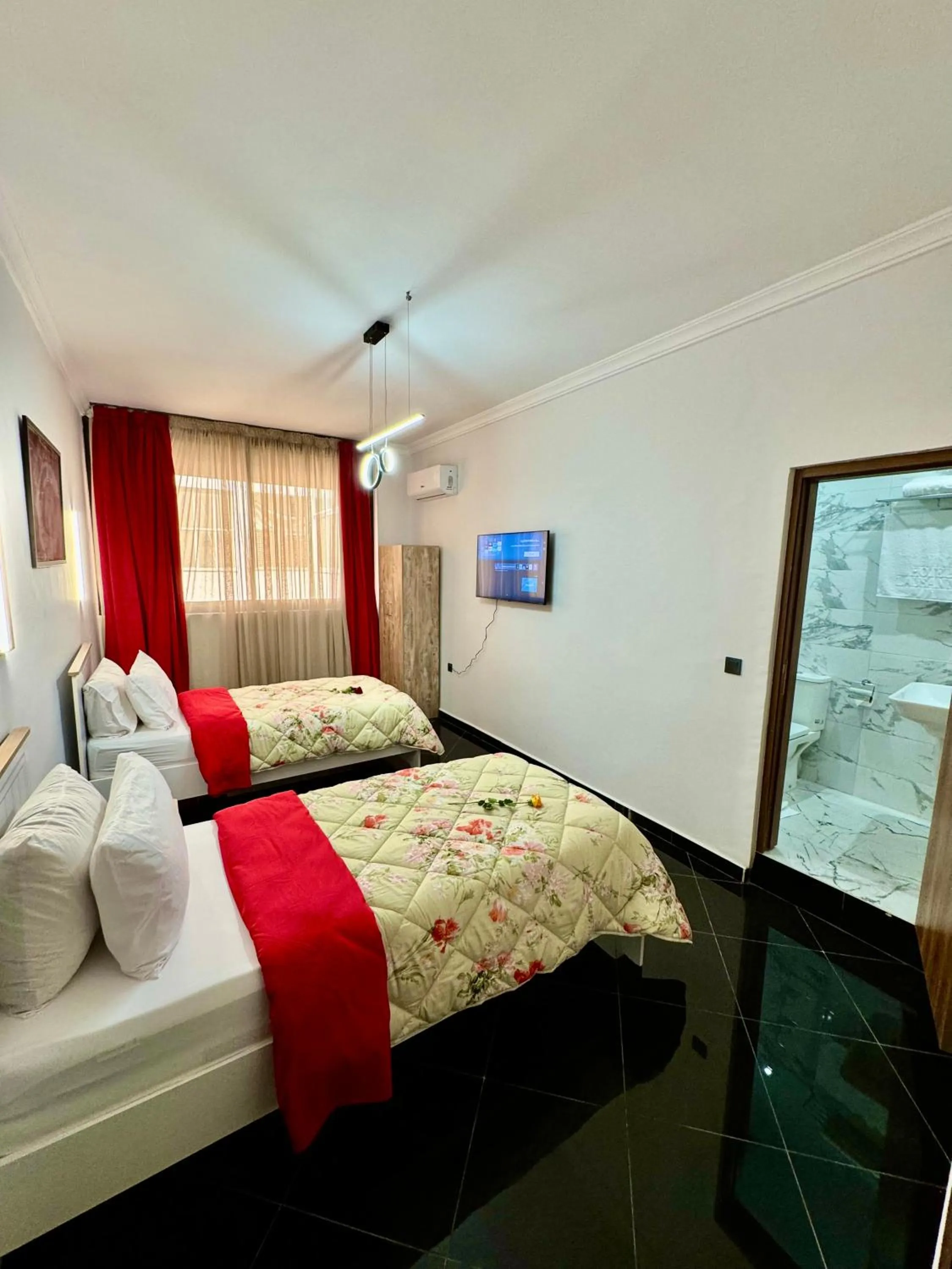 Bed in The Hotel Syracuse