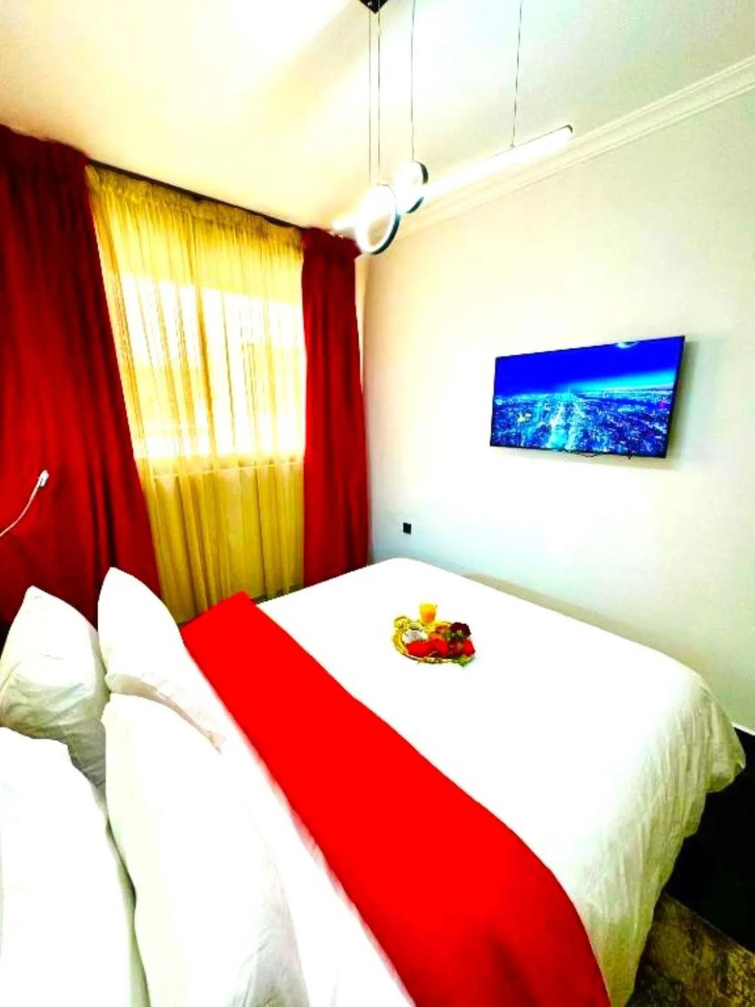 Bed in The Hotel Syracuse