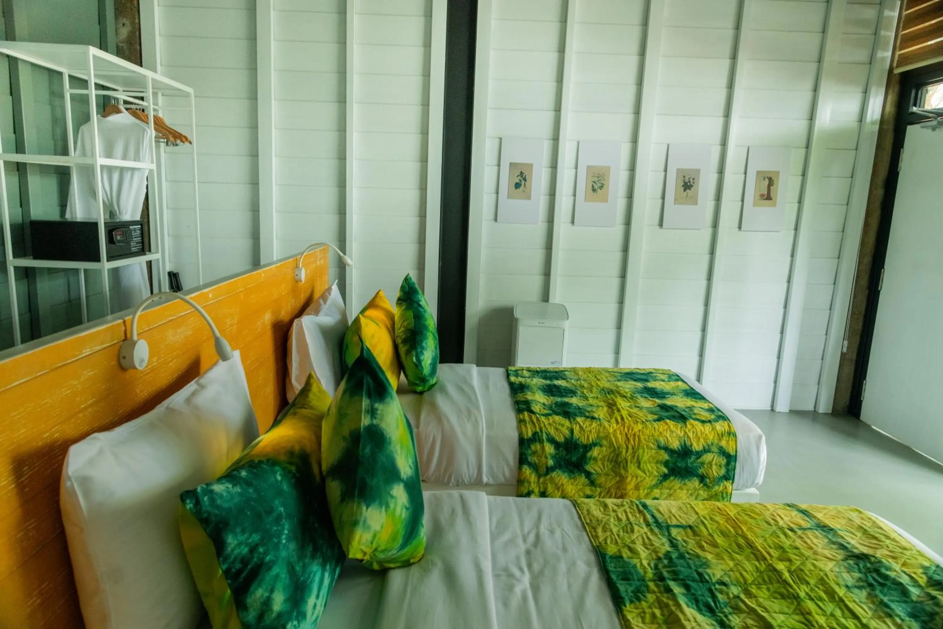 Bedroom, Bed in Waraka - Udawalawe by Thema Collection