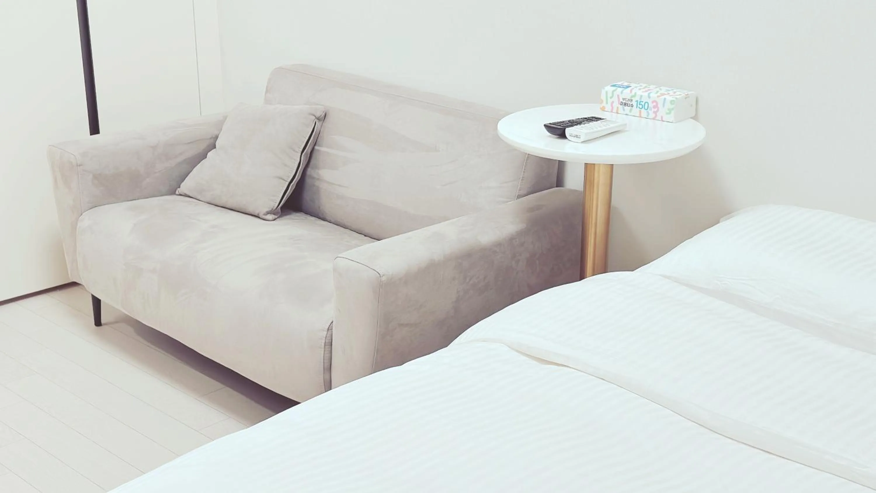 Seating area, Bed in The Time hotel Incheon Airport