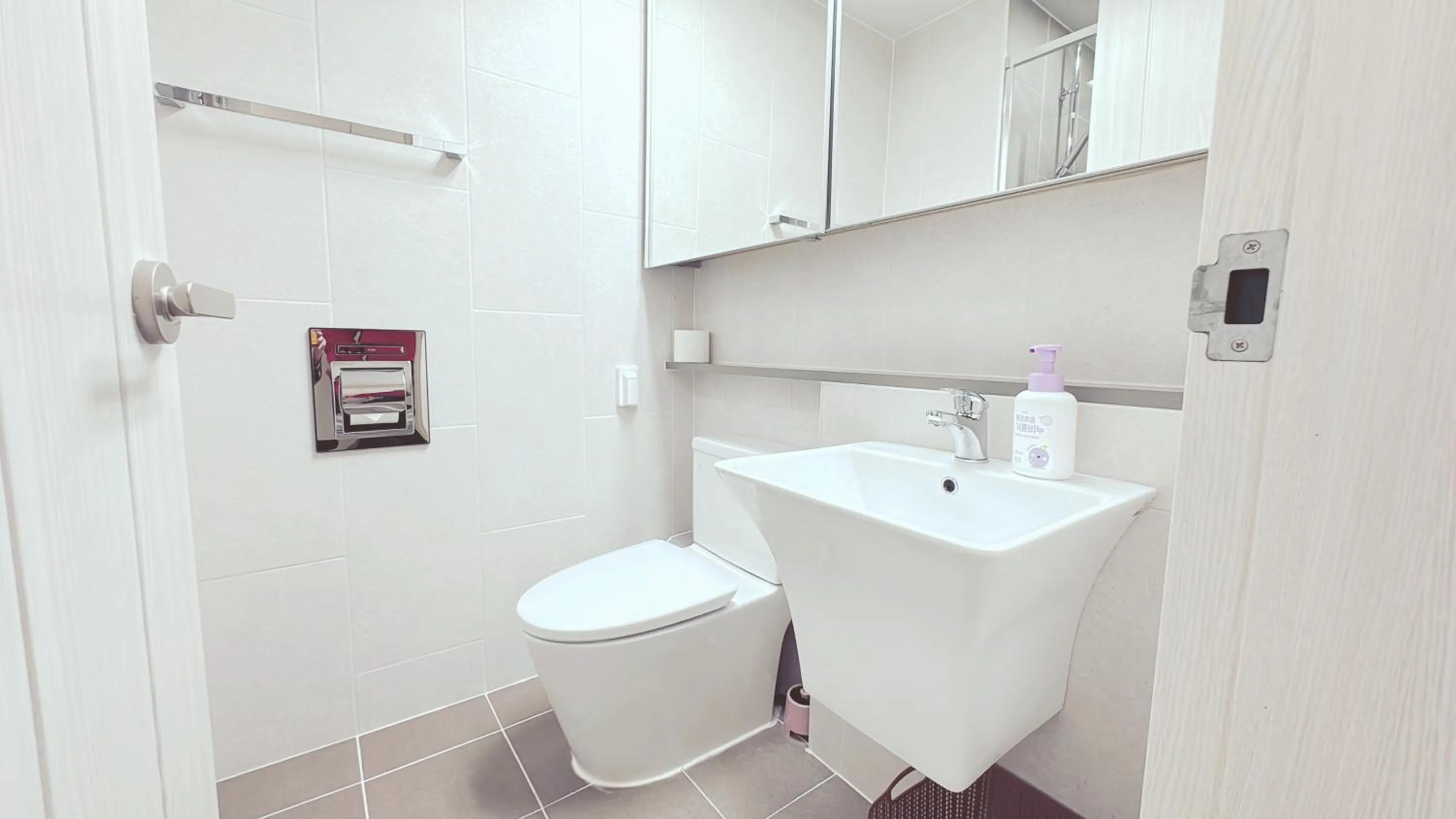 Toilet in The Time hotel Incheon Airport