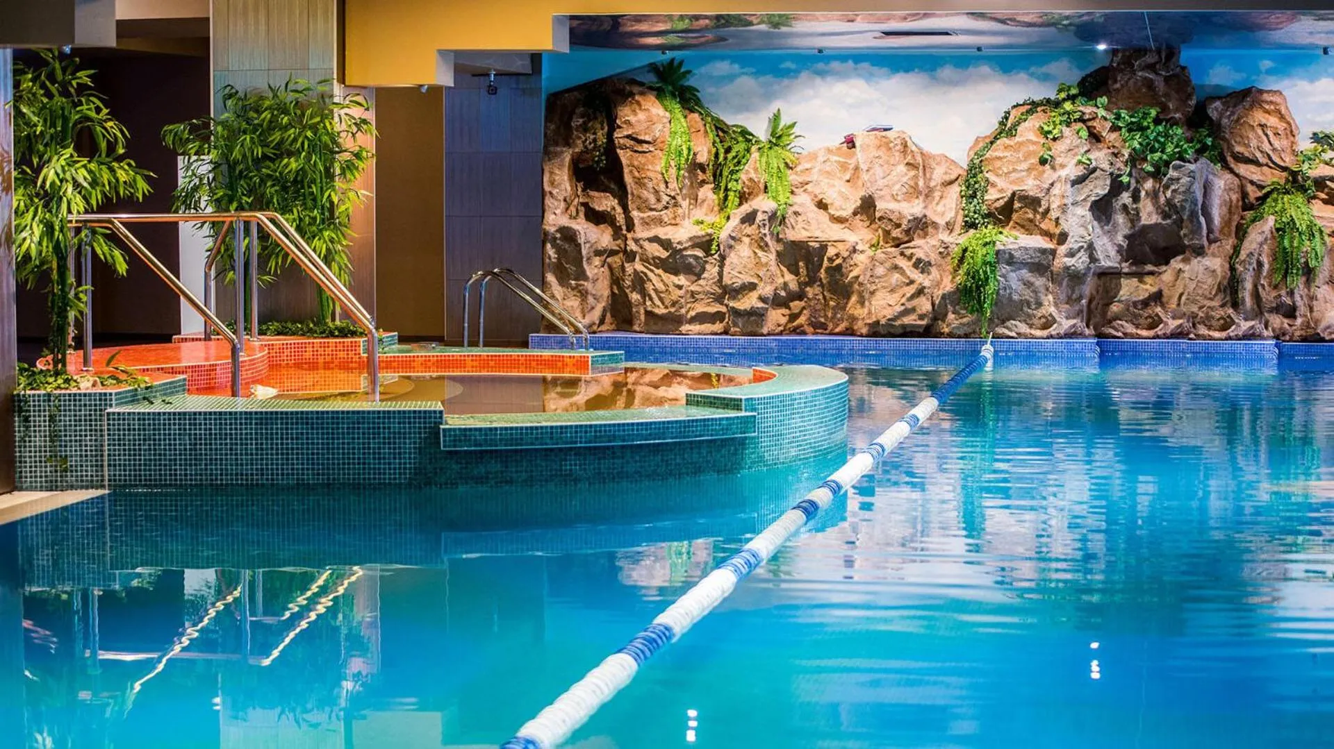 Pool view in Camera de Inchiriat in Rin Grand Hotel