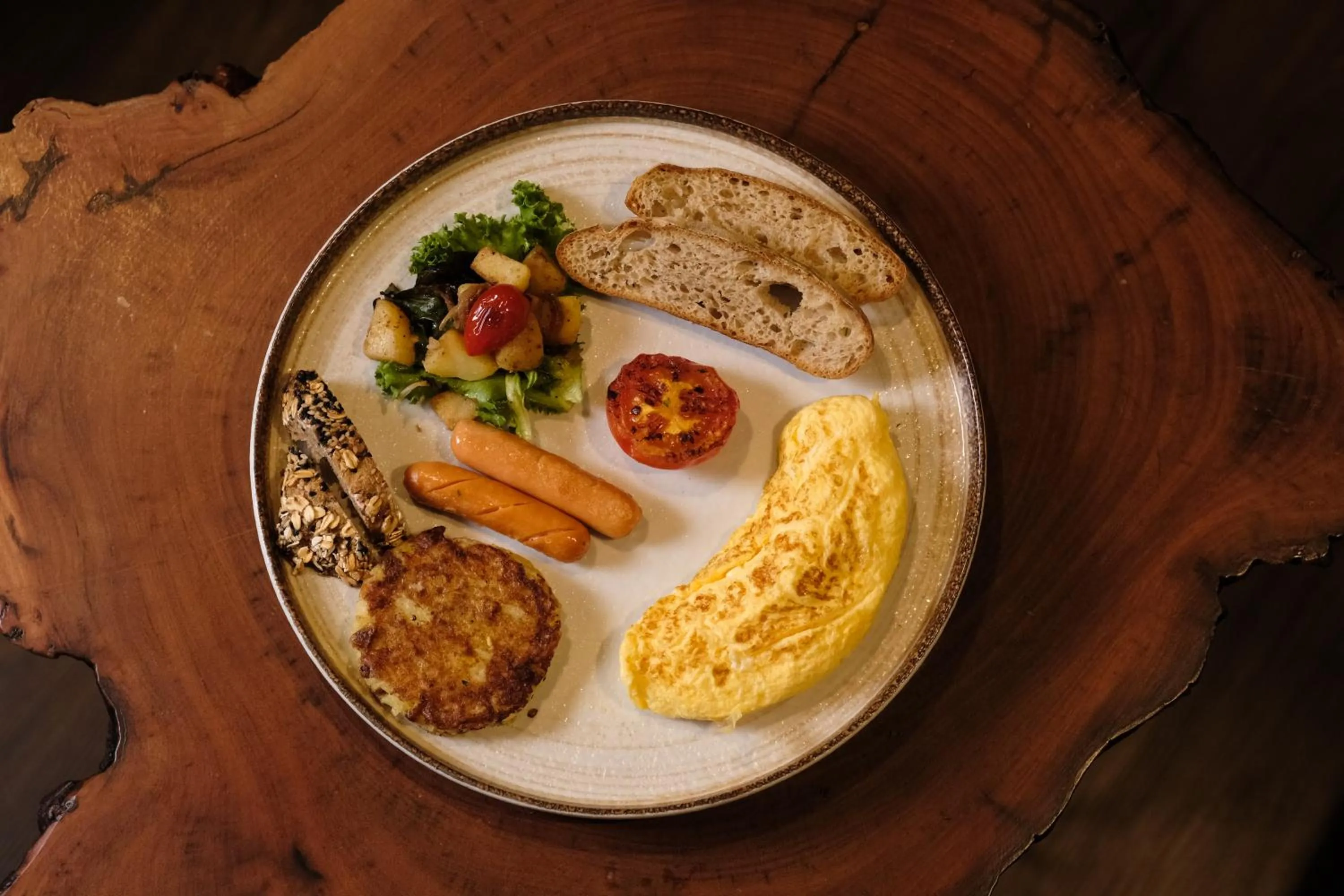 Restaurant/places to eat in Bud Brew Beyond Dispensary and Hotel