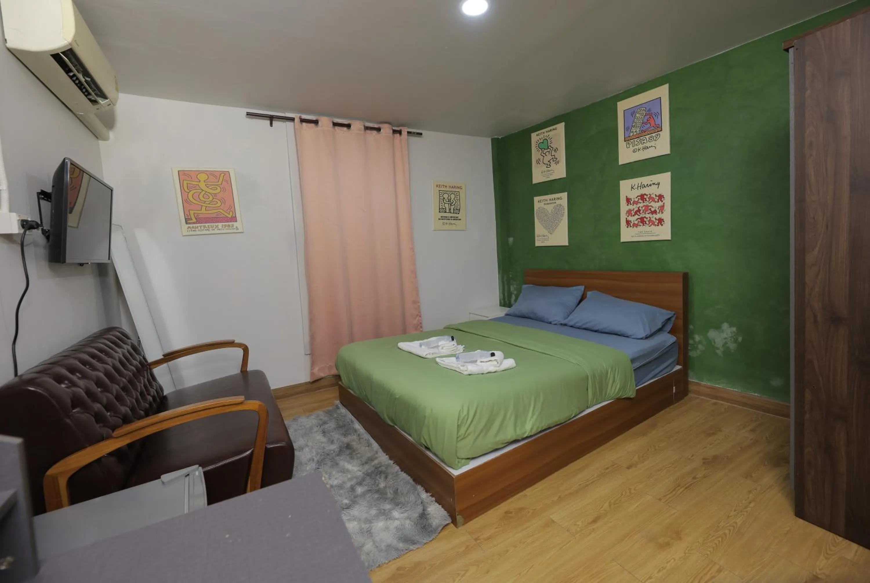 Bedroom, Bed in Bud Brew Beyond Dispensary and Hotel