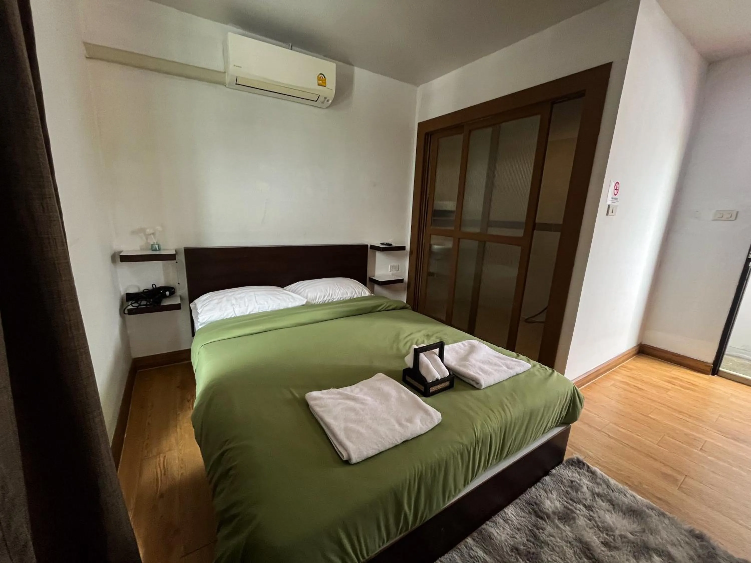 Bedroom, Bed in Bud Brew Beyond Dispensary and Hotel