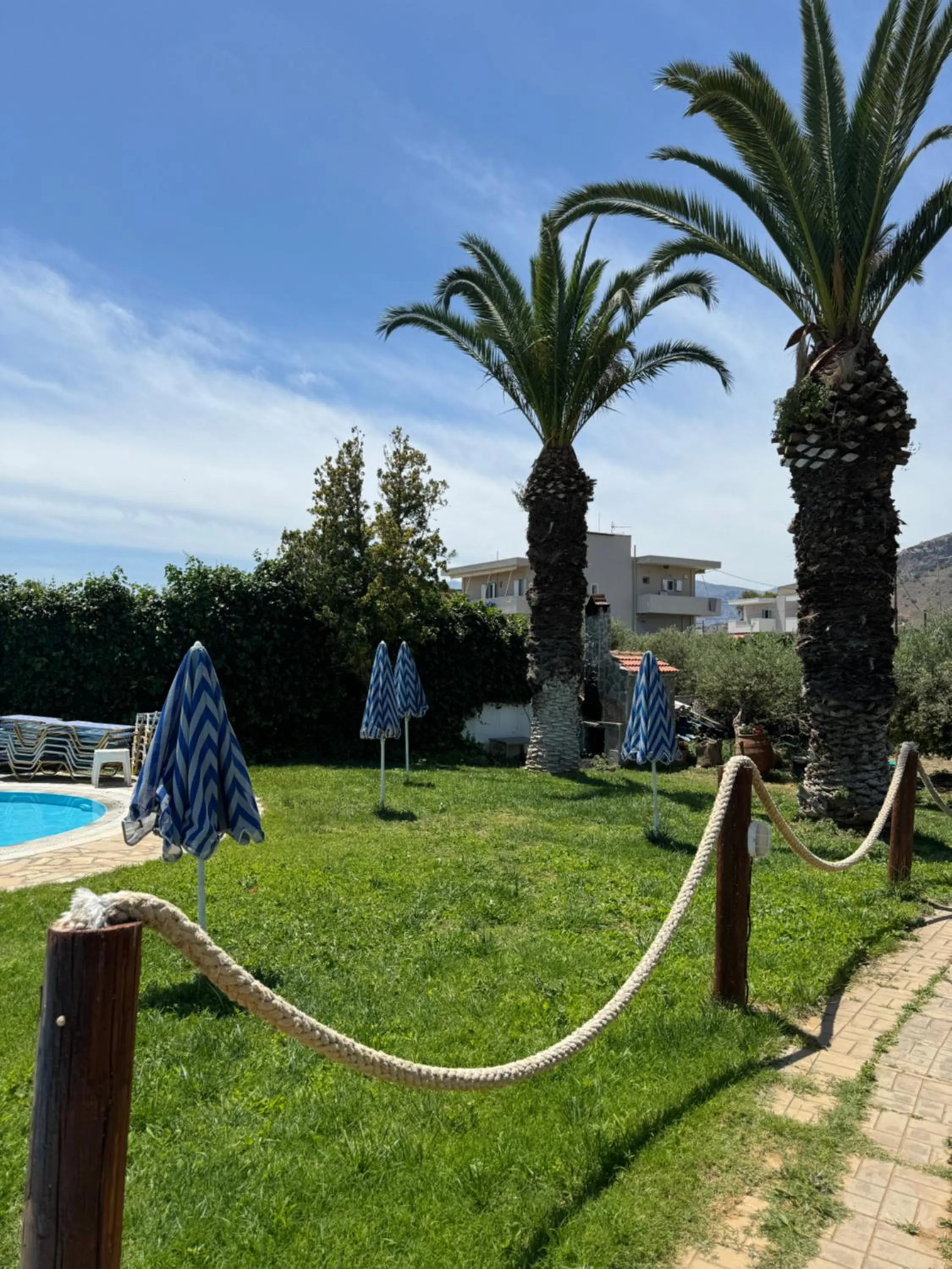 Swimming pool in Zac & Georgio Studios