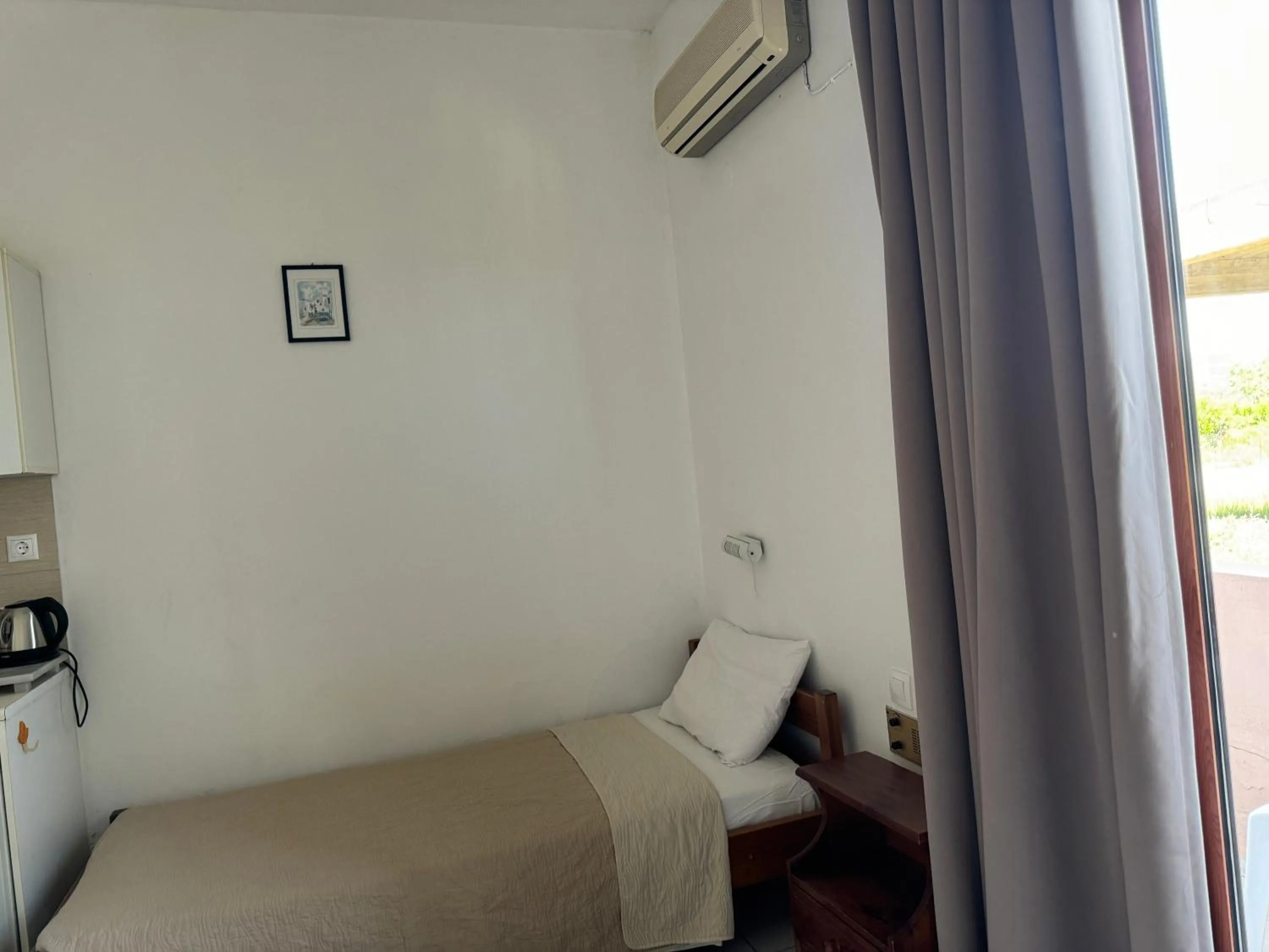 Bed in Zac & Georgio Studios