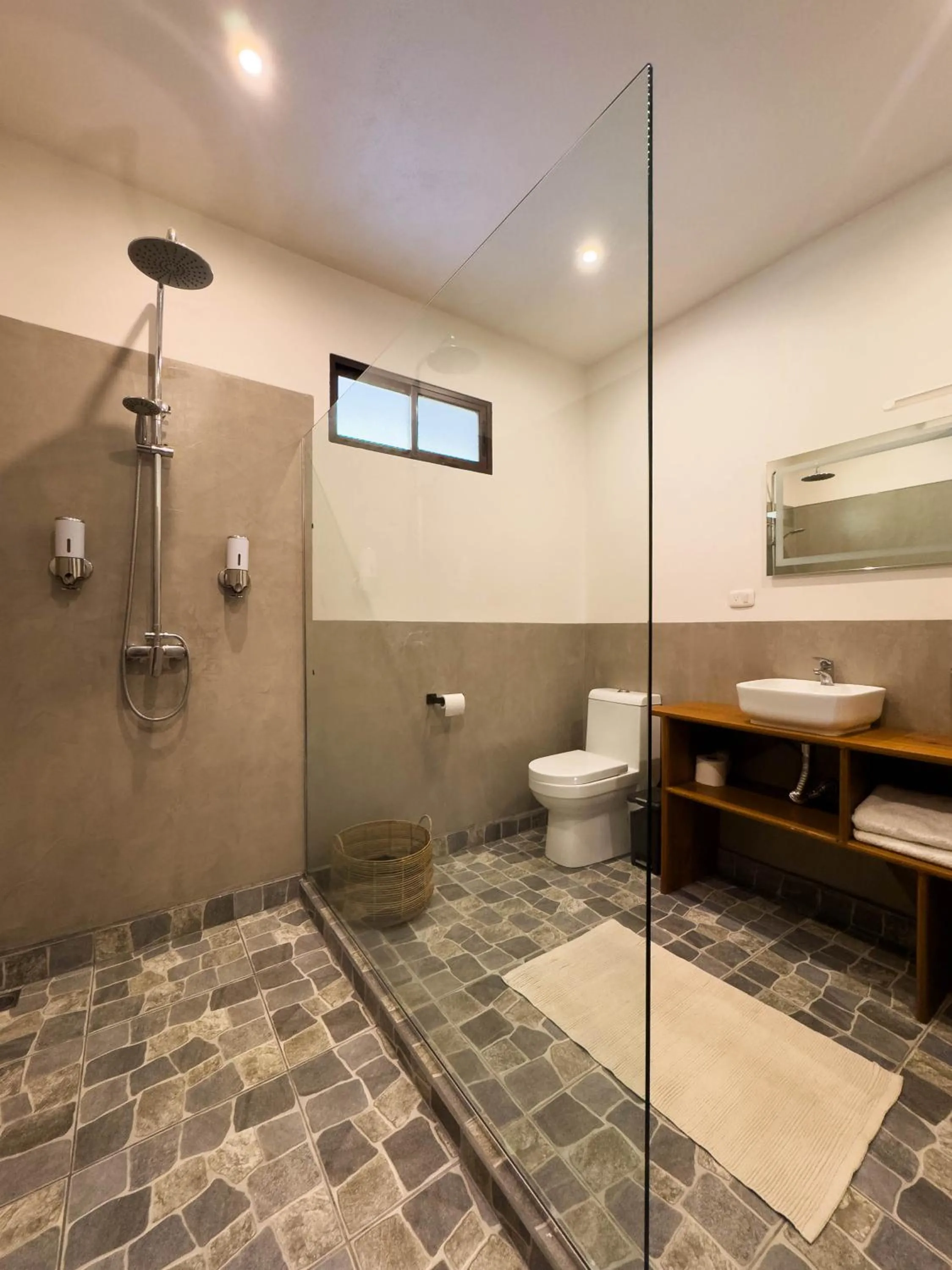 Shower in Finca Aquarius