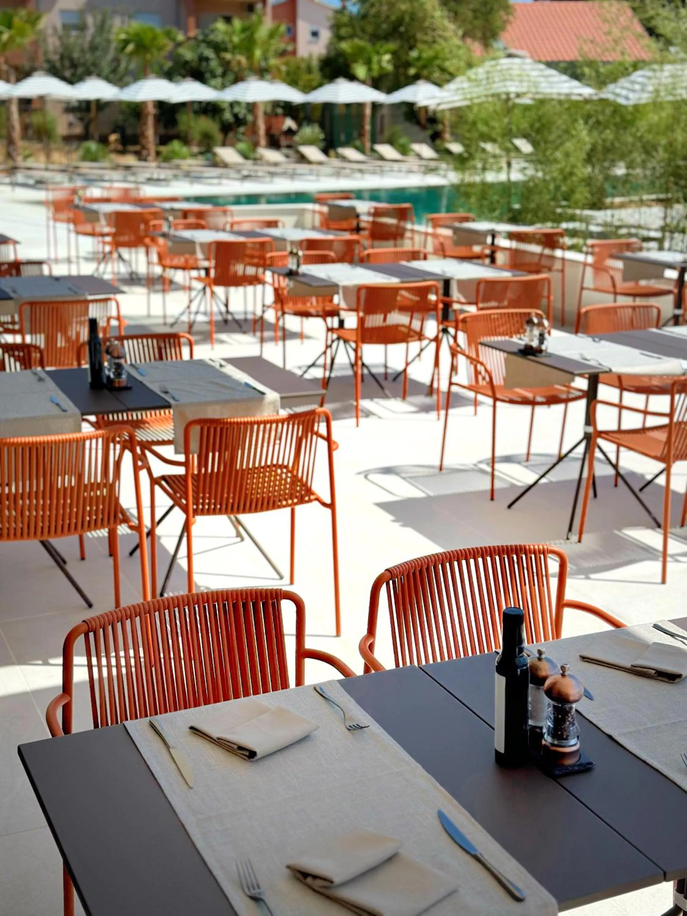 Restaurant/places to eat in Molum Hotel & Residences