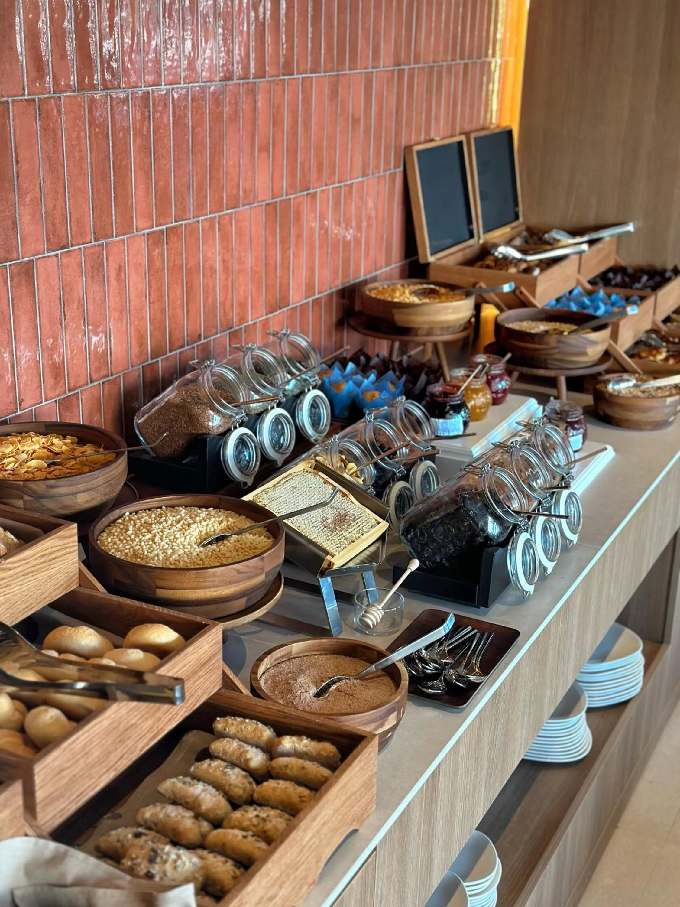 Breakfast in Molum Hotel & Residences