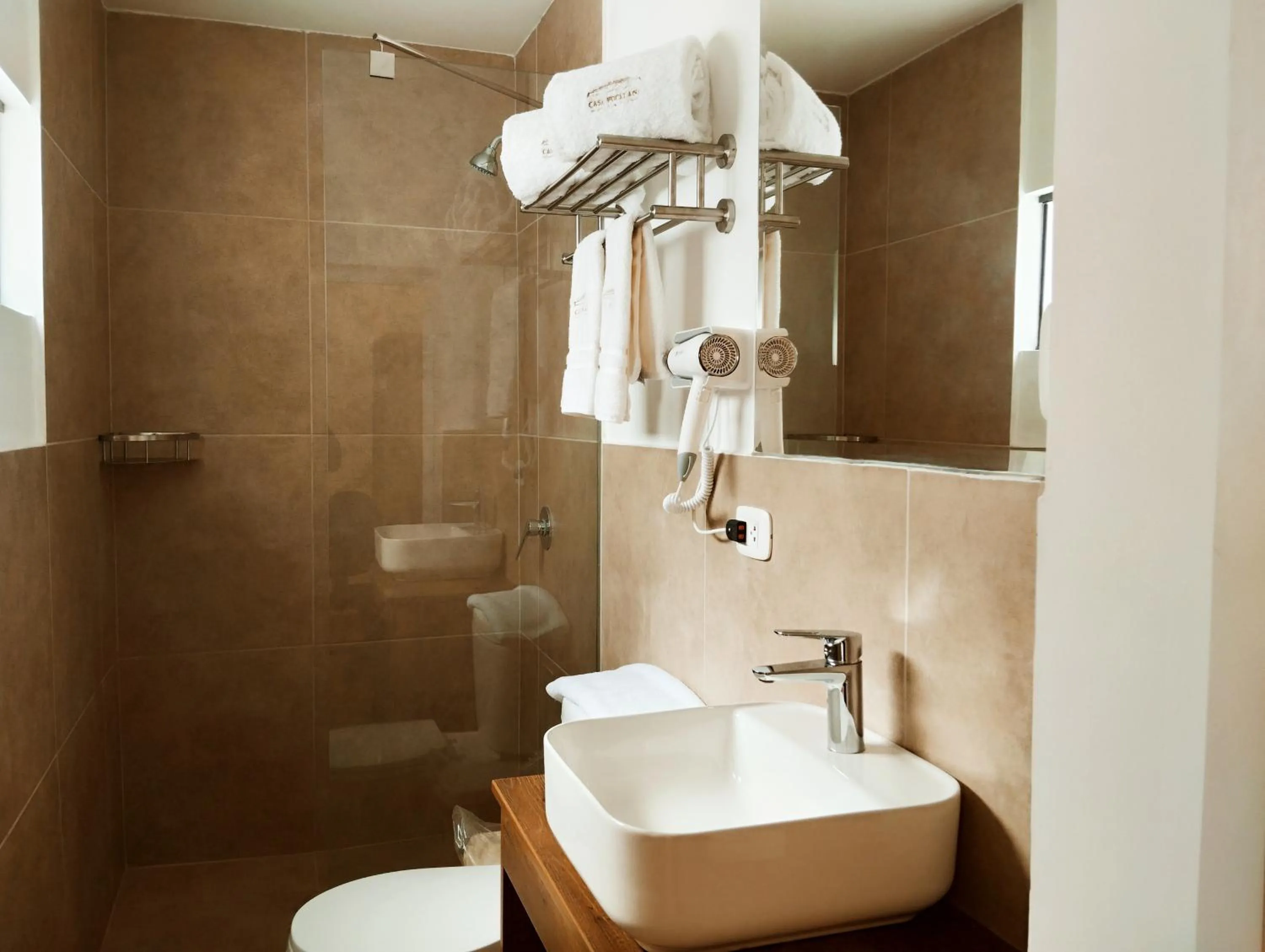 Shower in Casa Pucllana Miraflores - Hotel Boutique