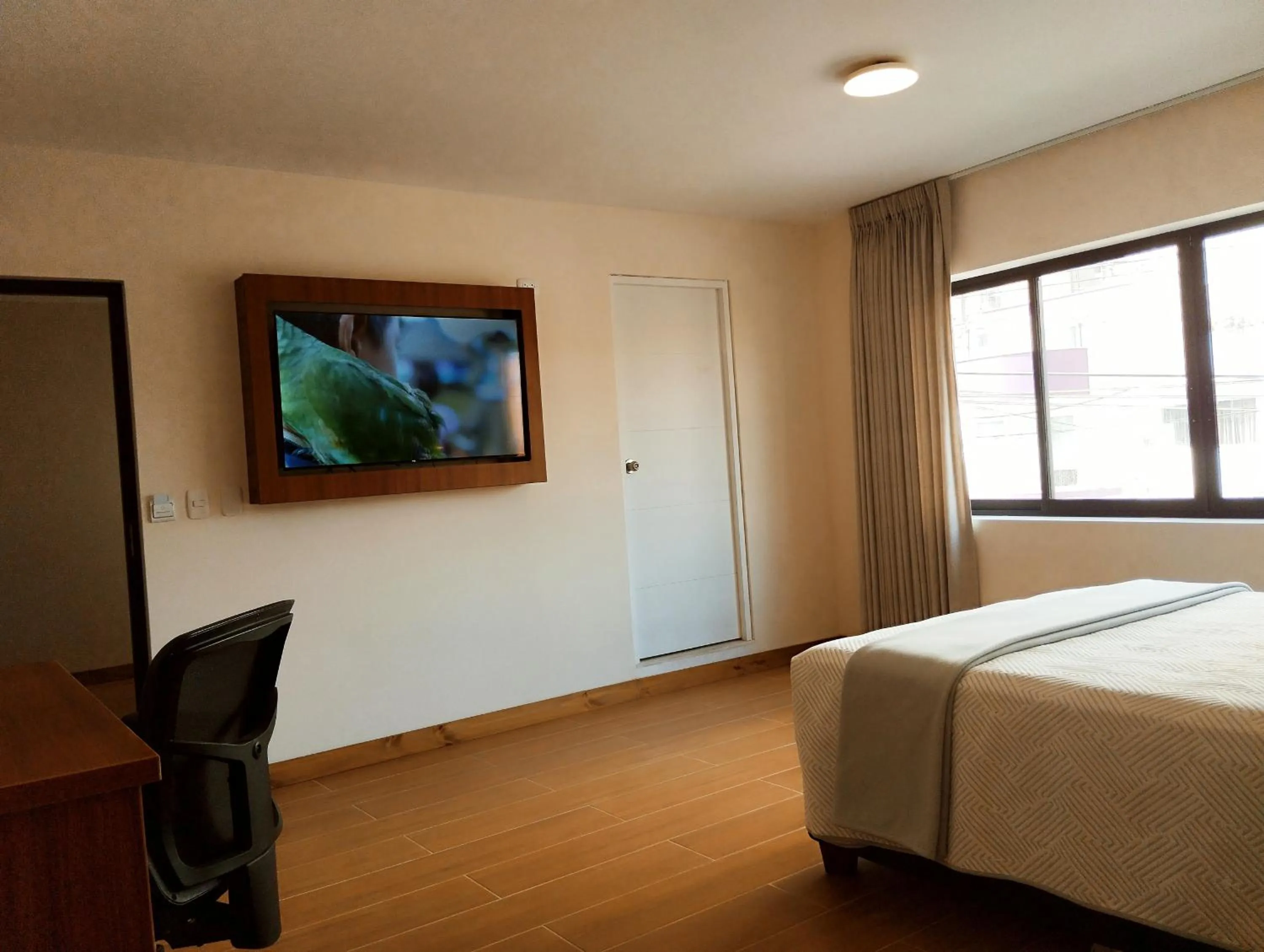 TV and multimedia, Bed in Casa Pucllana Miraflores - Hotel Boutique